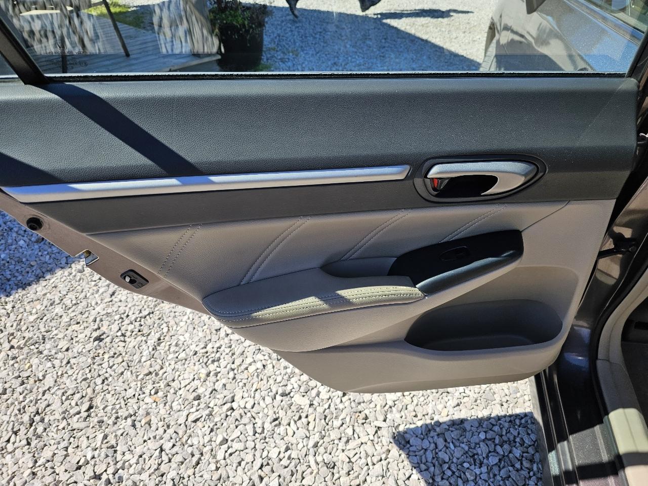 Honda Civic EX-L Sedan 5-Speed AT 2010