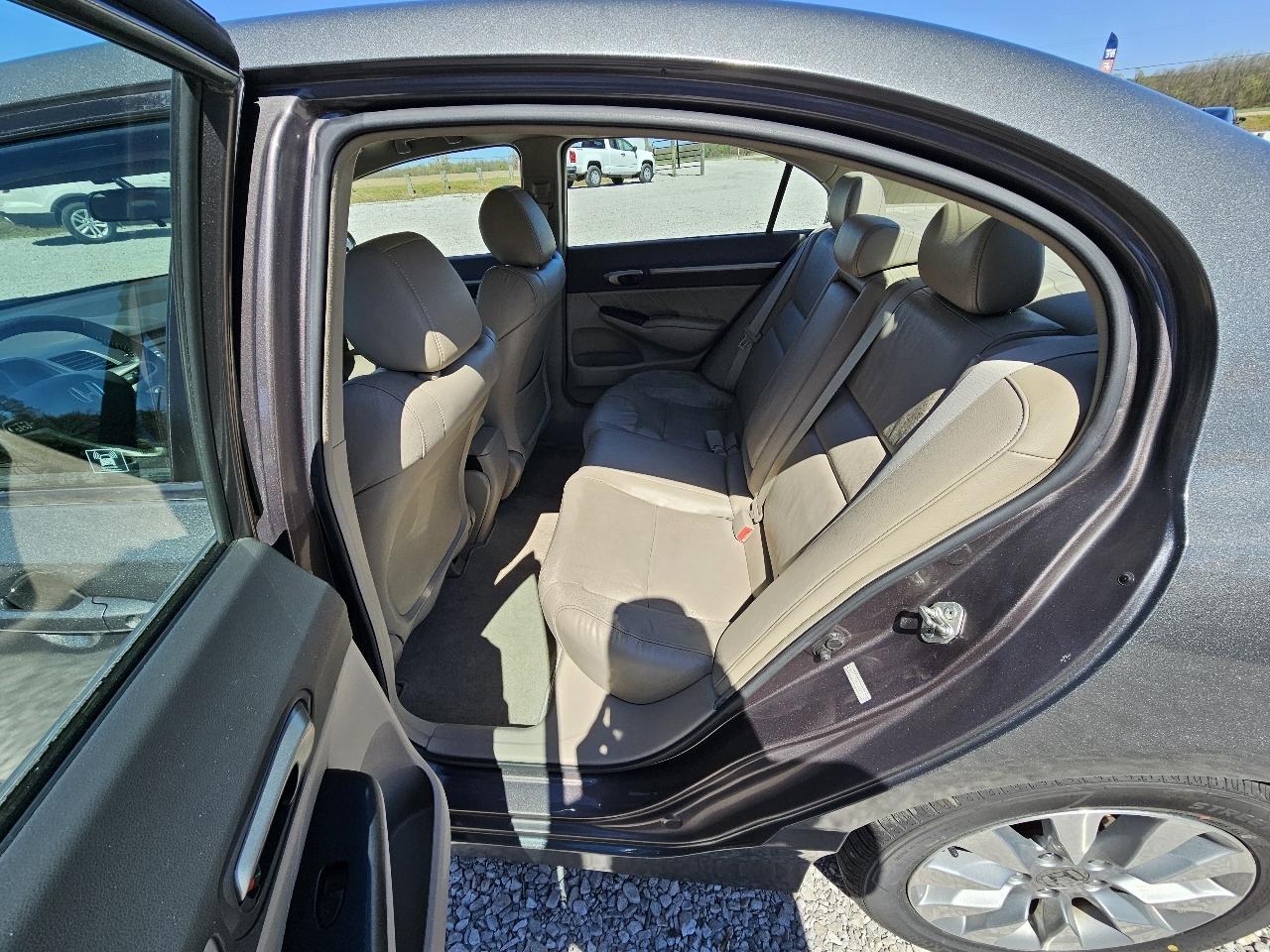 Honda Civic EX-L Sedan 5-Speed AT 2010