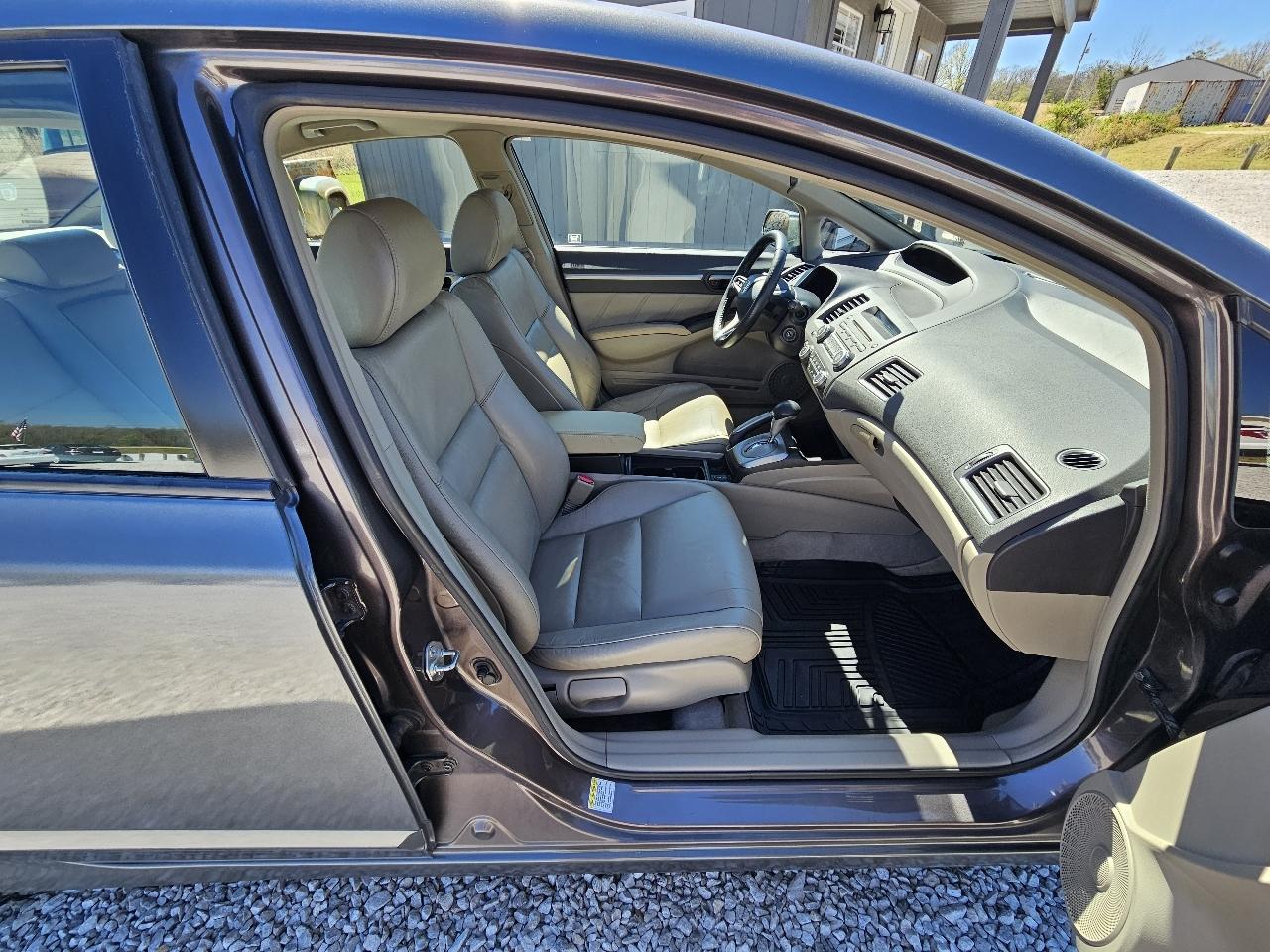 Honda Civic EX-L Sedan 5-Speed AT 2010