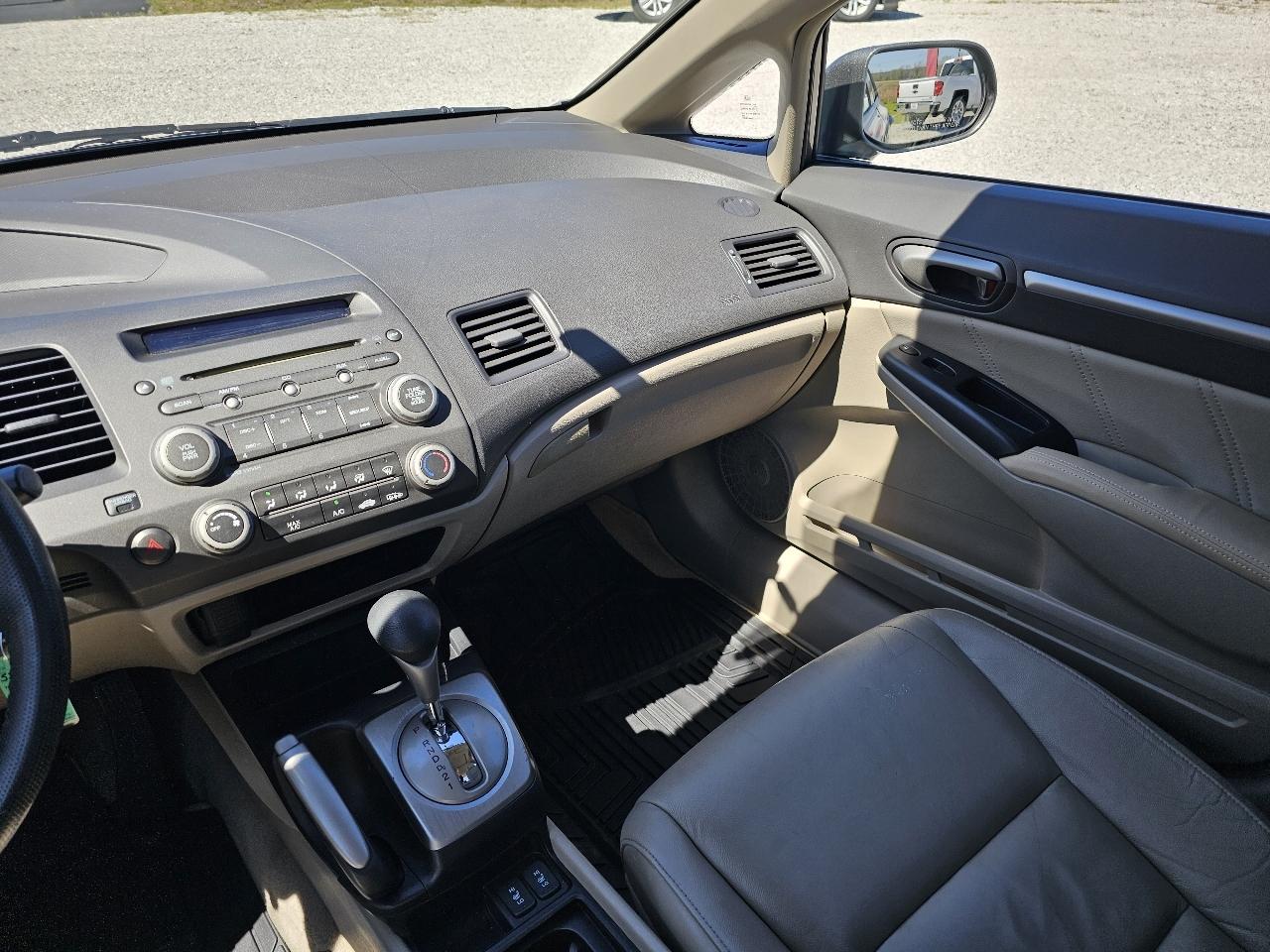 Honda Civic EX-L Sedan 5-Speed AT 2010