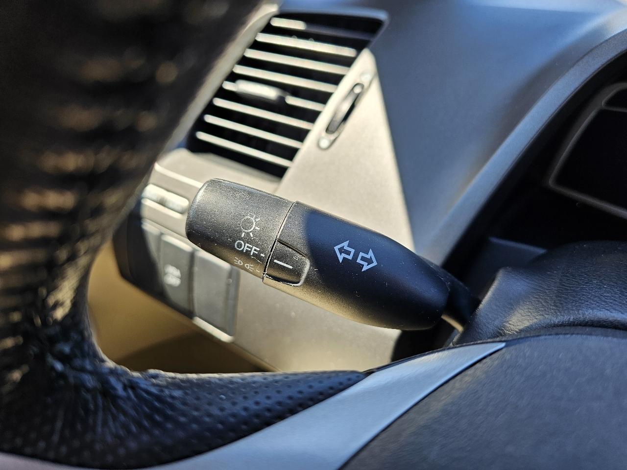 Honda Civic EX-L Sedan 5-Speed AT 2010