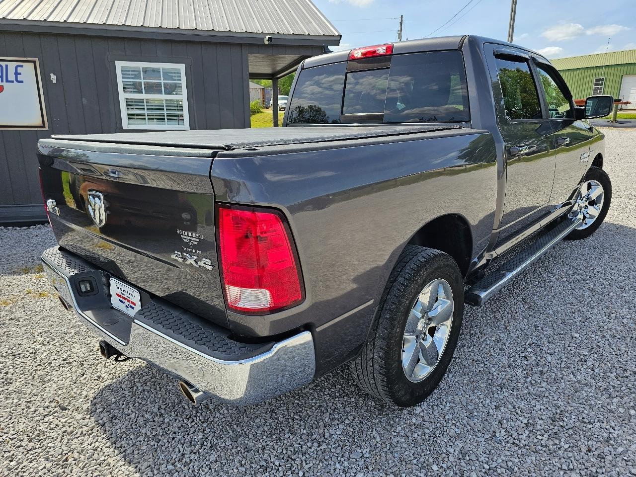 RAM 1500 Big Horn Crew Cab 4WD 2016