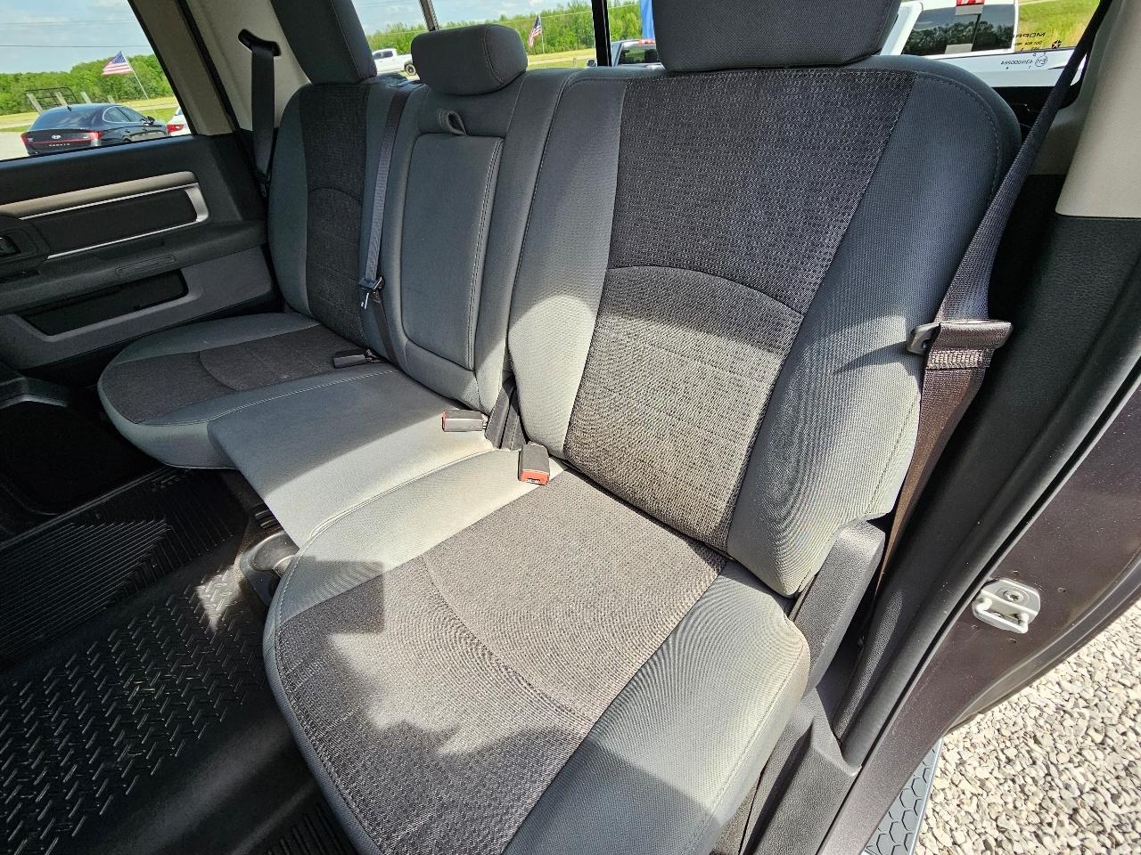 RAM 1500 Big Horn Crew Cab 4WD 2016