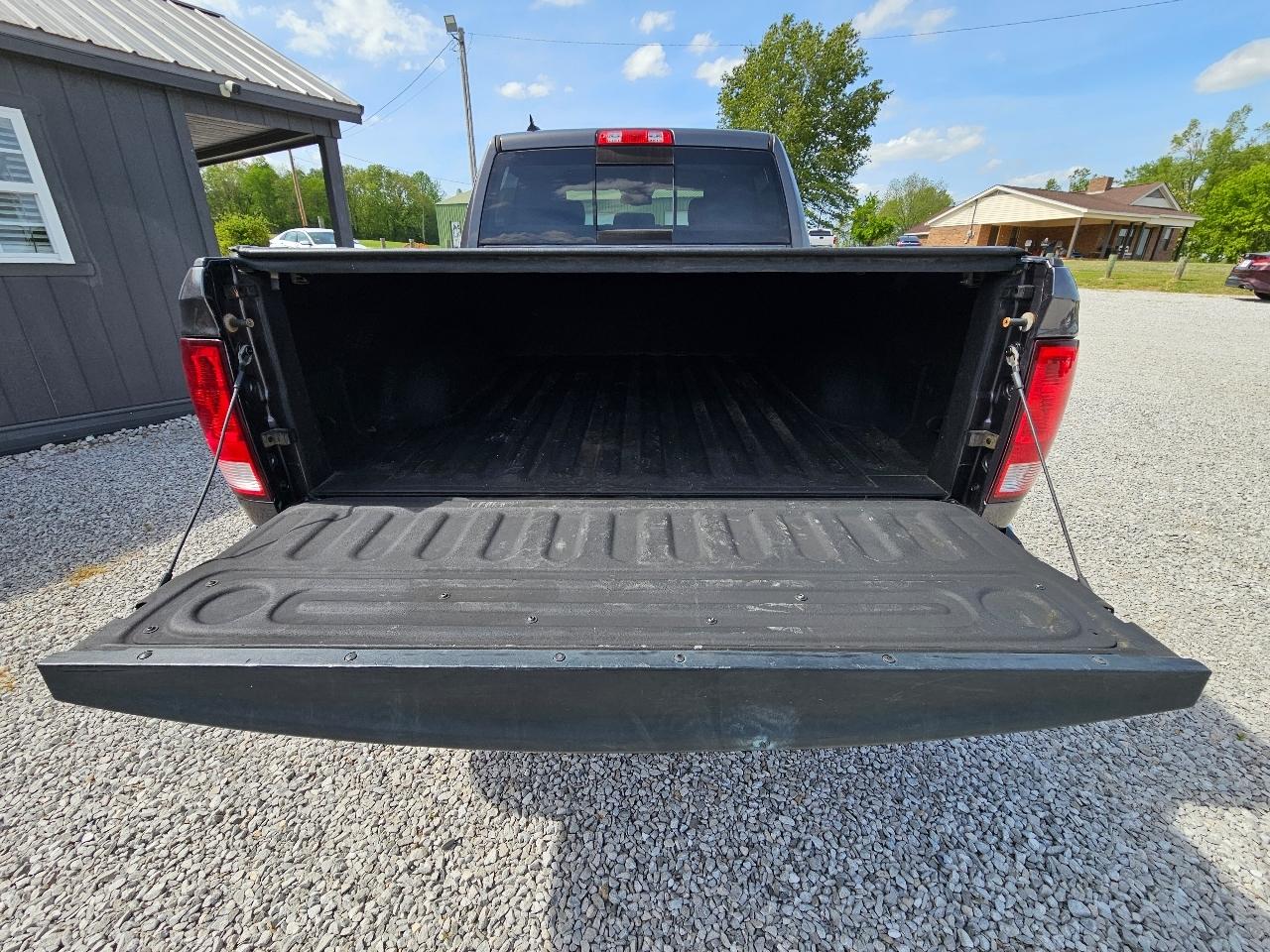 RAM 1500 Big Horn Crew Cab 4WD 2016