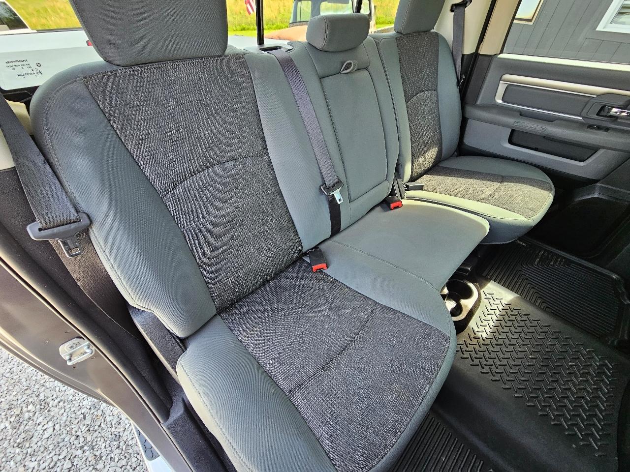 RAM 1500 Big Horn Crew Cab 4WD 2016