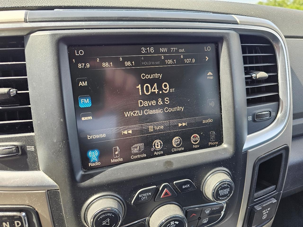 RAM 1500 Big Horn Crew Cab 4WD 2016