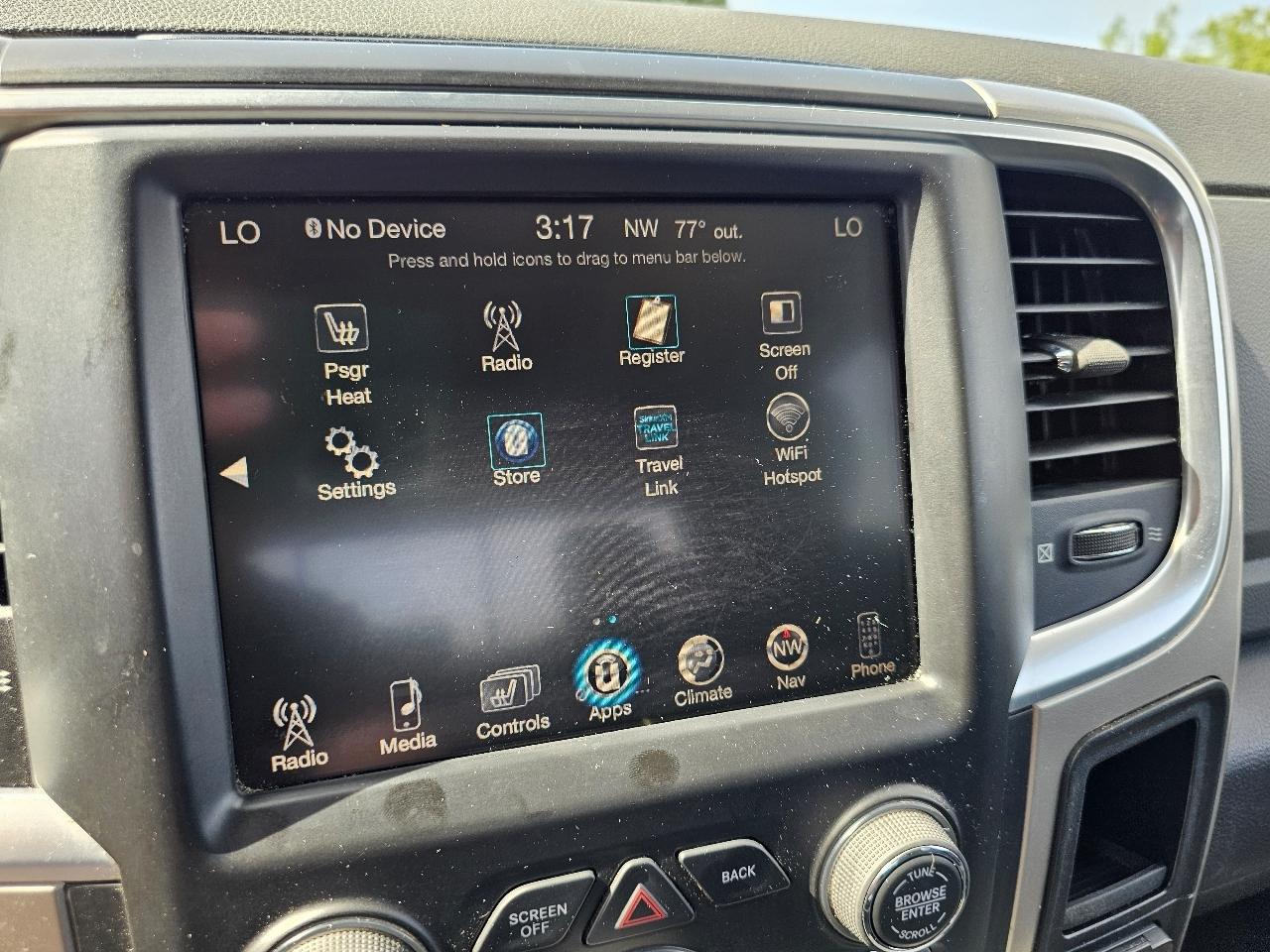 RAM 1500 Big Horn Crew Cab 4WD 2016