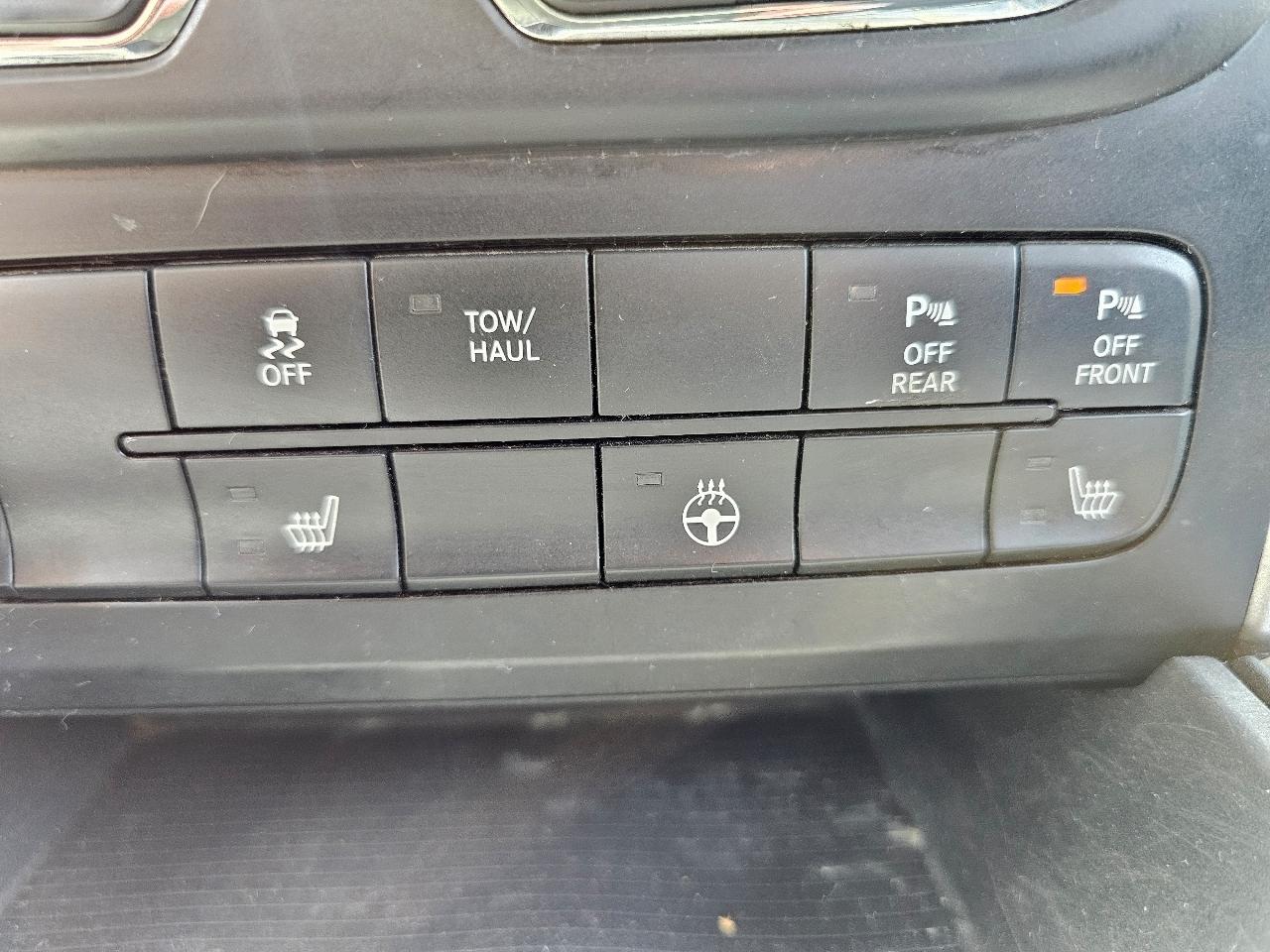 RAM 1500 Big Horn Crew Cab 4WD 2016