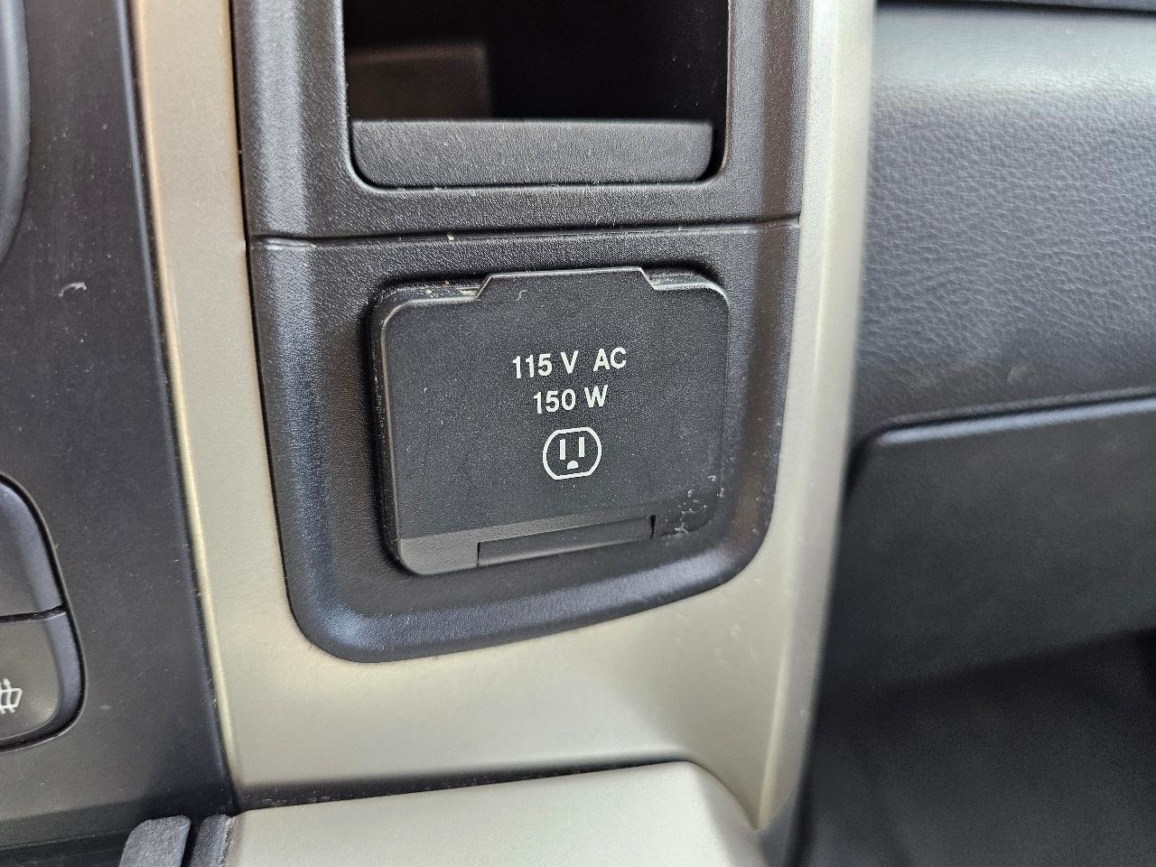 RAM 1500 Big Horn Crew Cab 4WD 2016