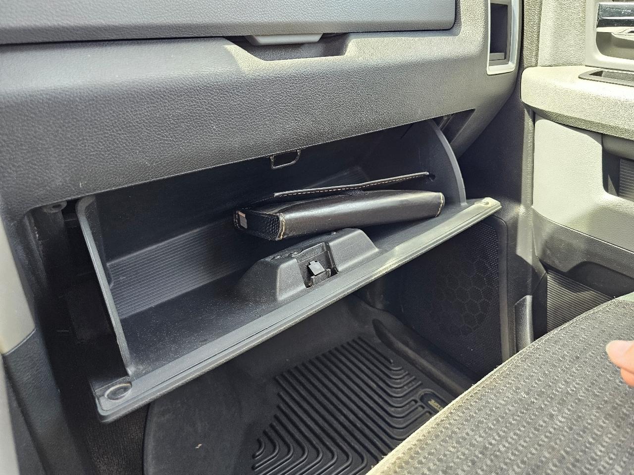 RAM 1500 Big Horn Crew Cab 4WD 2016