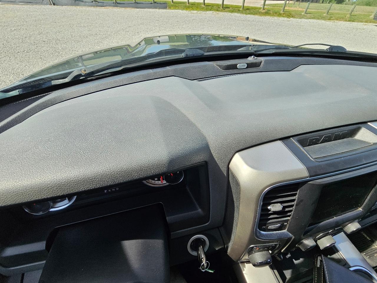 RAM 1500 Big Horn Crew Cab 4WD 2016