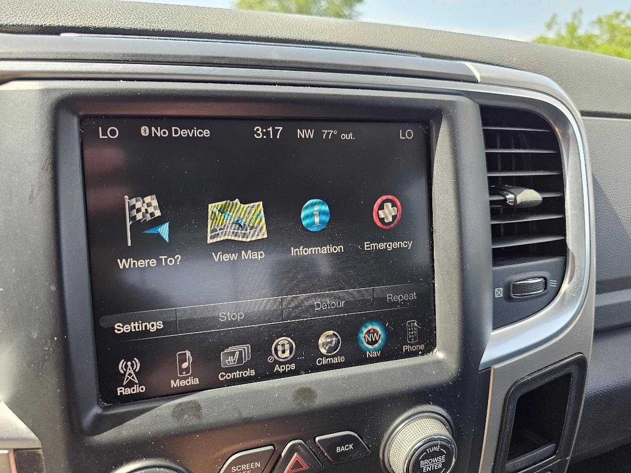 RAM 1500 Big Horn Crew Cab 4WD 2016