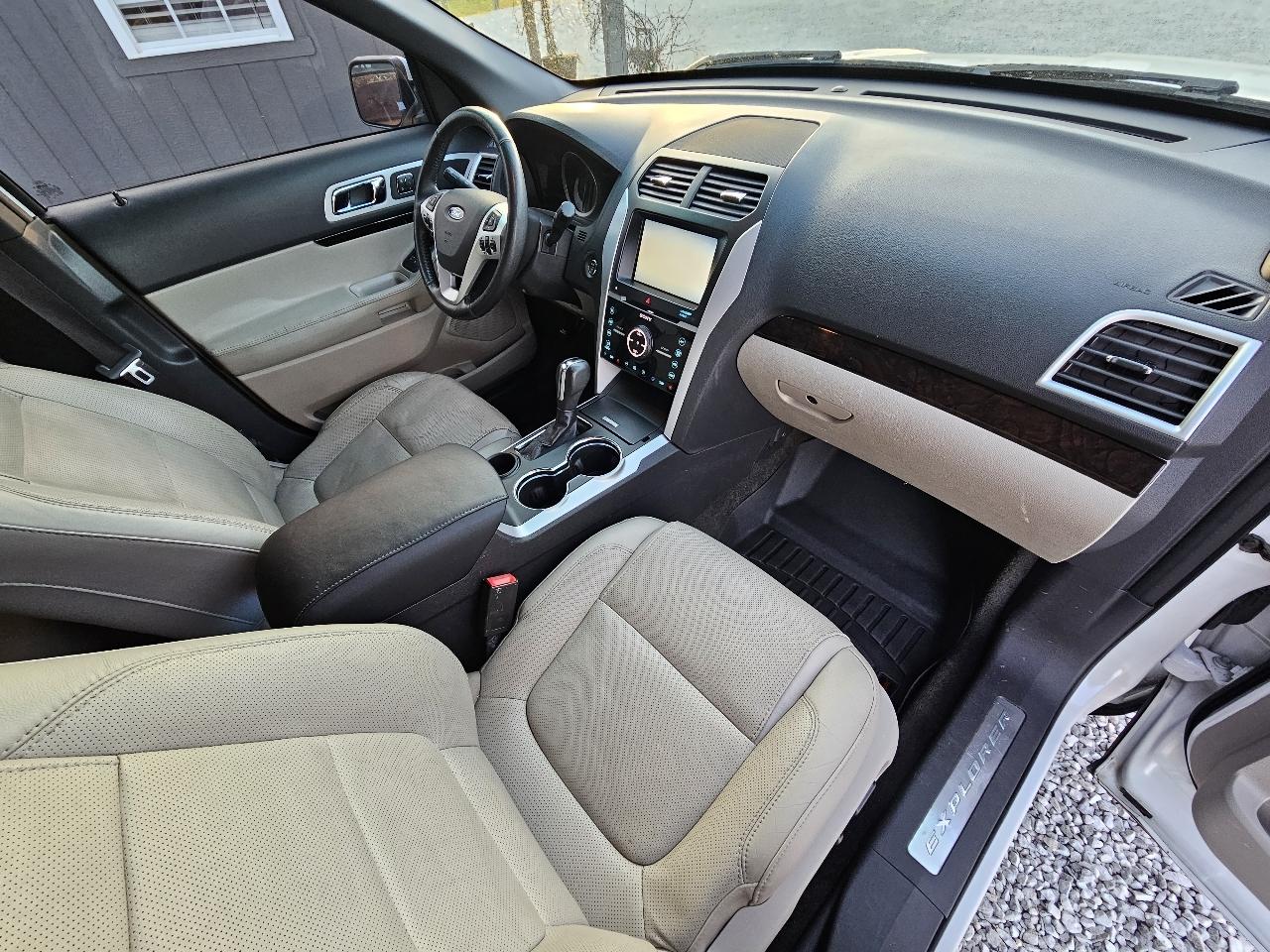 Ford Explorer Limited FWD 2015