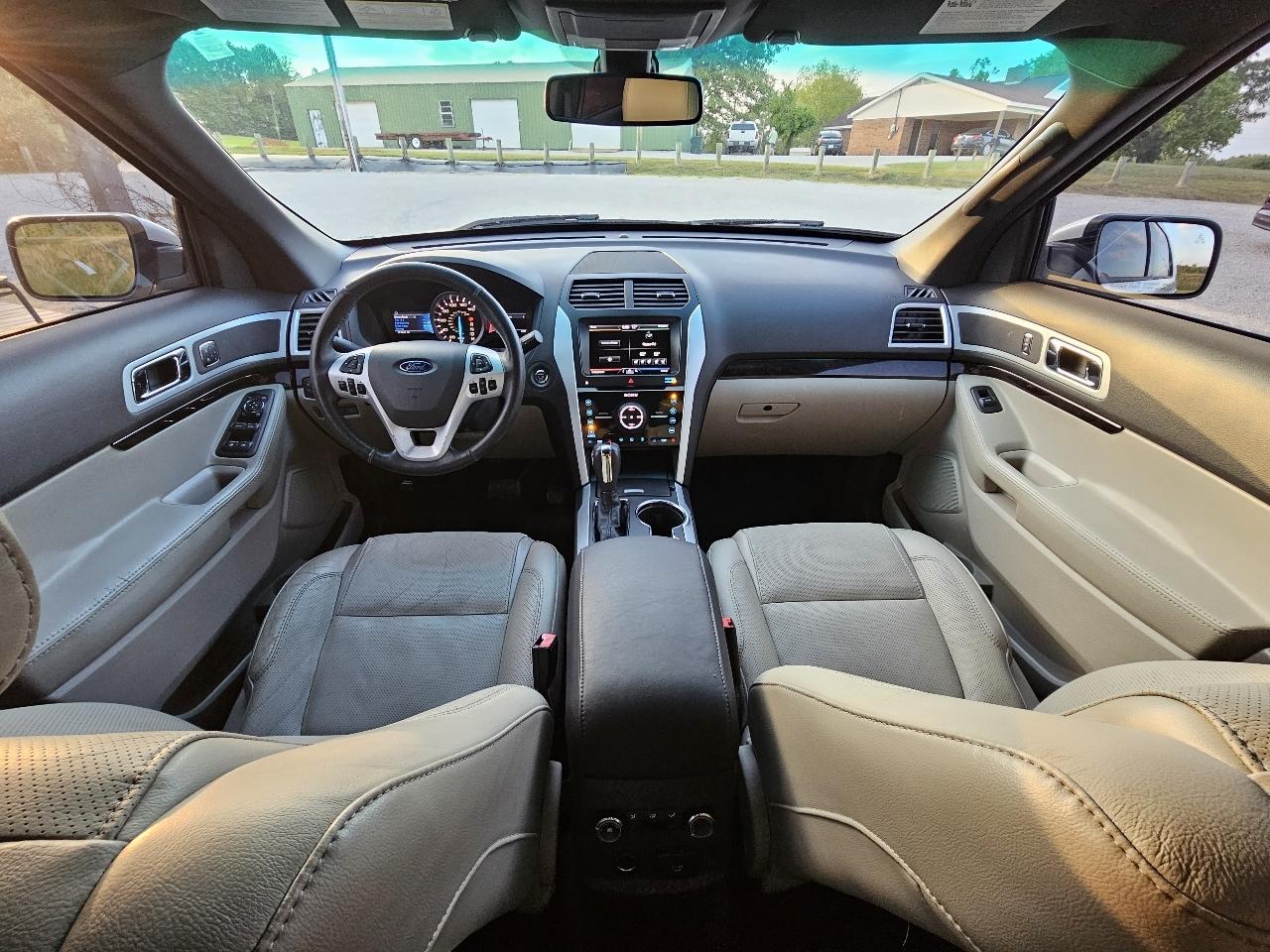 Ford Explorer Limited FWD 2015