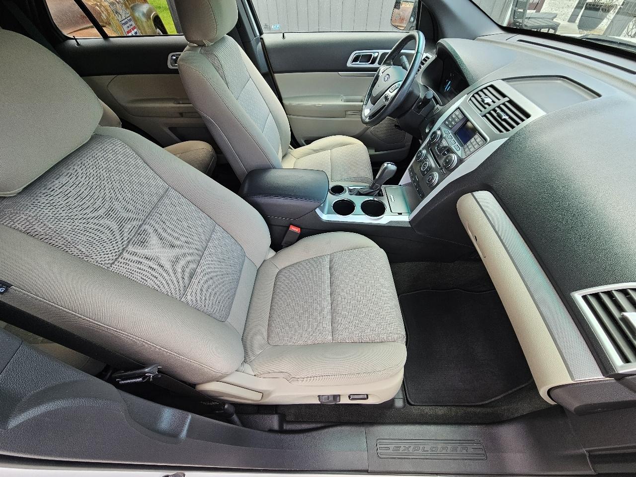 Ford Explorer XLT FWD 2014