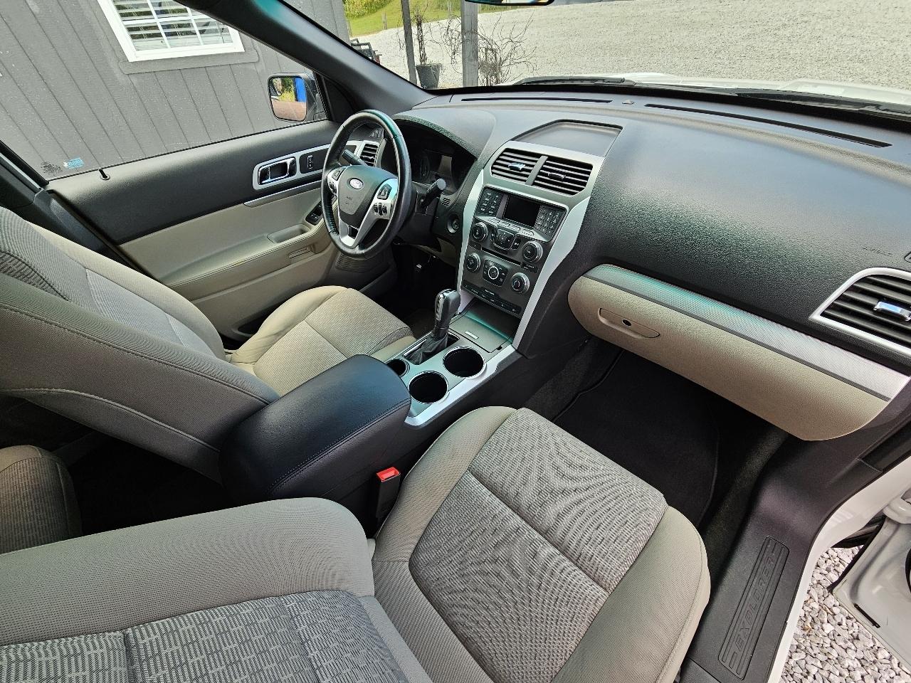 Ford Explorer XLT FWD 2014