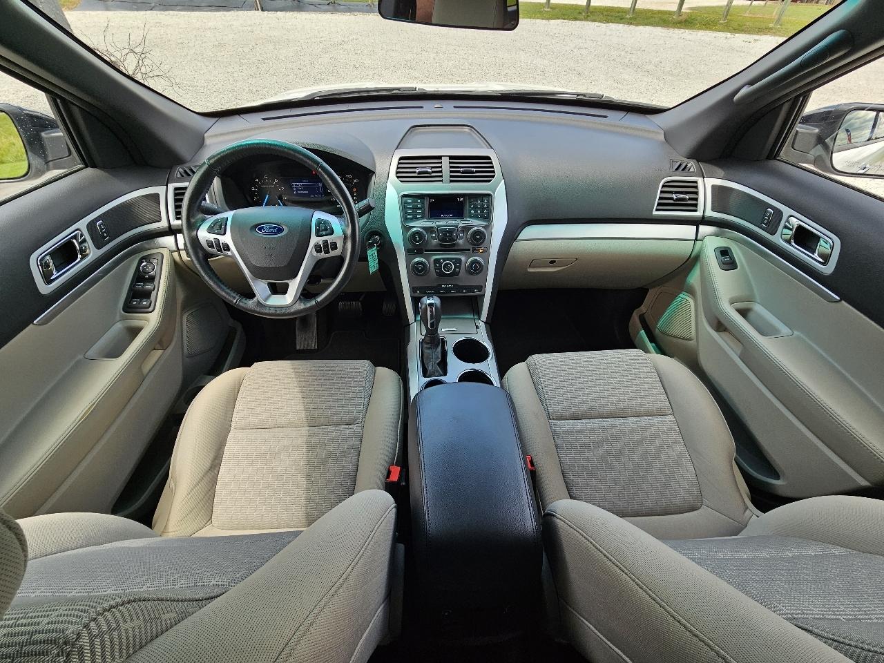 Ford Explorer XLT FWD 2014