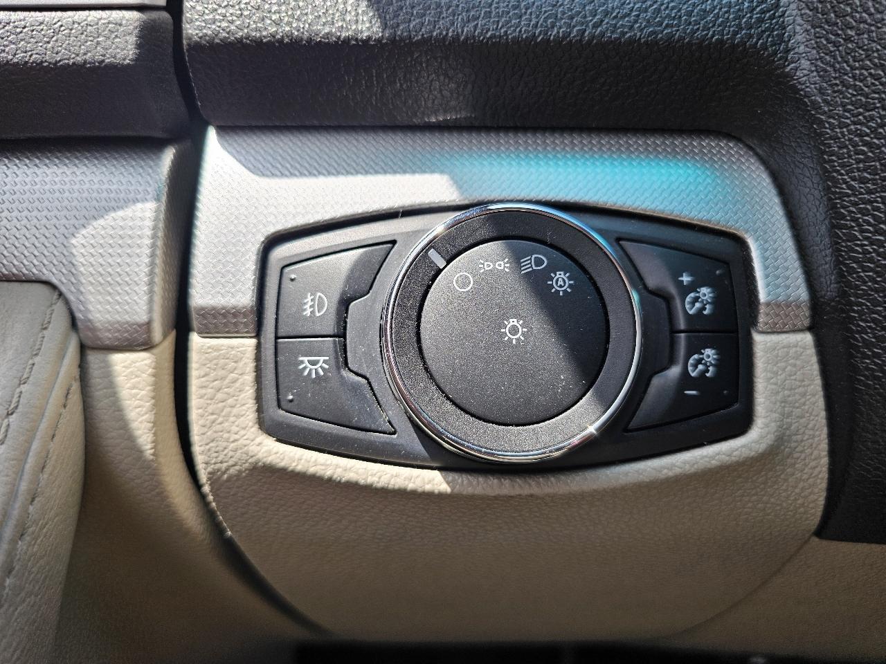 Ford Explorer XLT FWD 2014