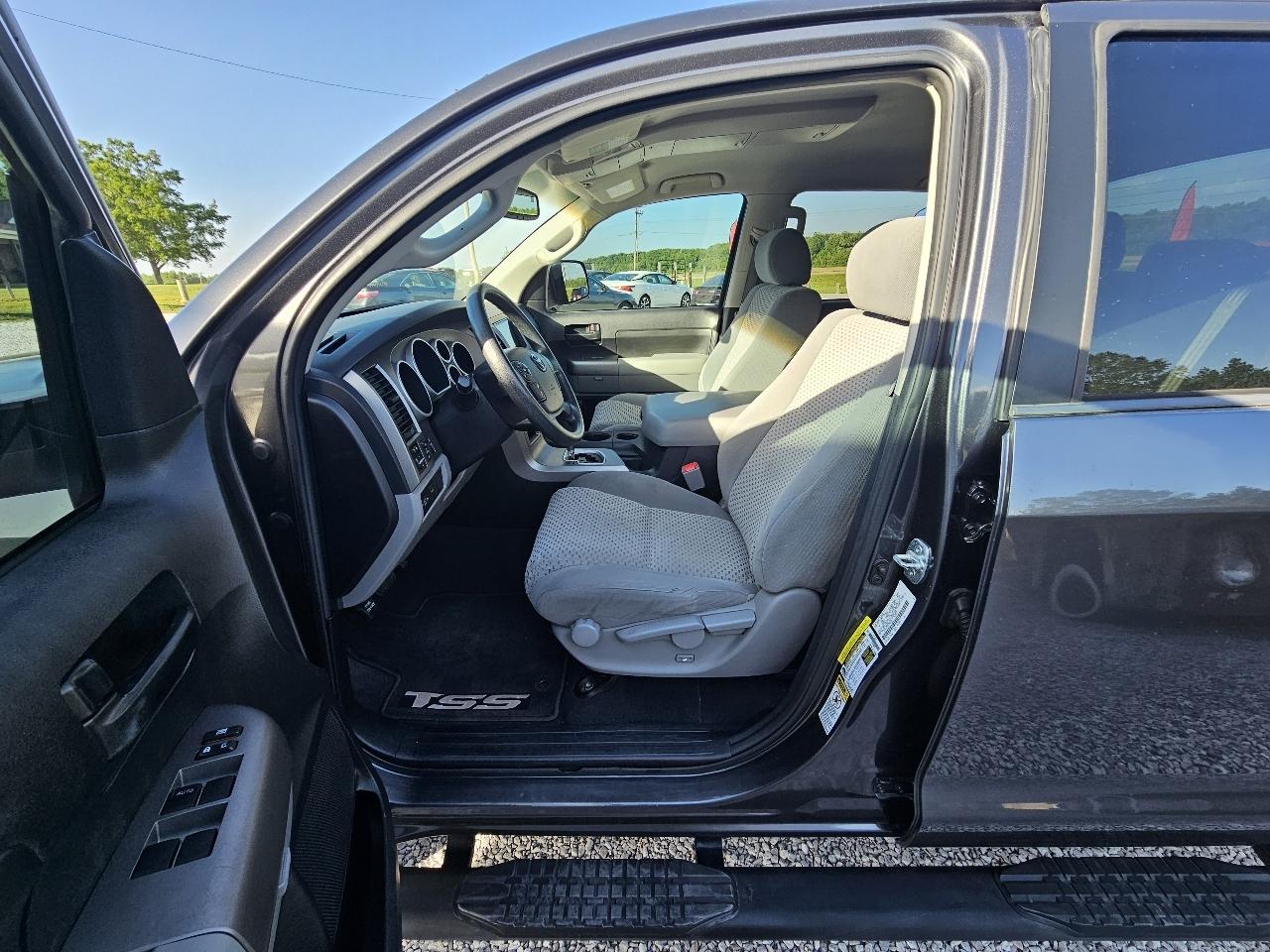 Toyota Tundra SR5 4.6L V8 CrewMax 2WD 2013