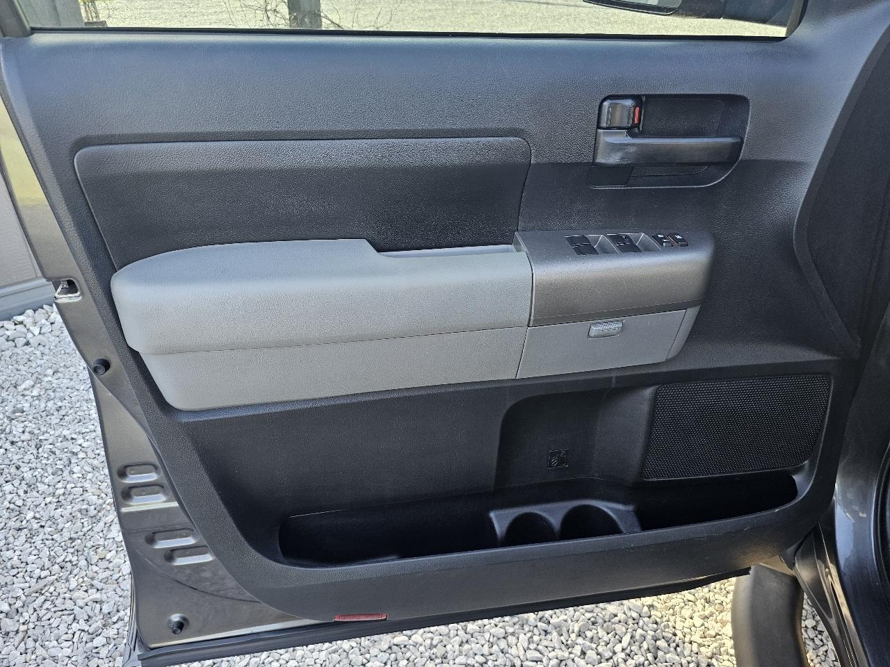 Toyota Tundra SR5 4.6L V8 CrewMax 2WD 2013