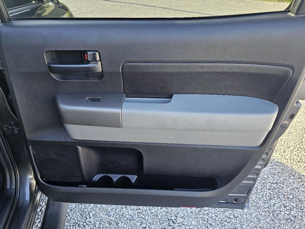 Toyota Tundra SR5 4.6L V8 CrewMax 2WD 2013