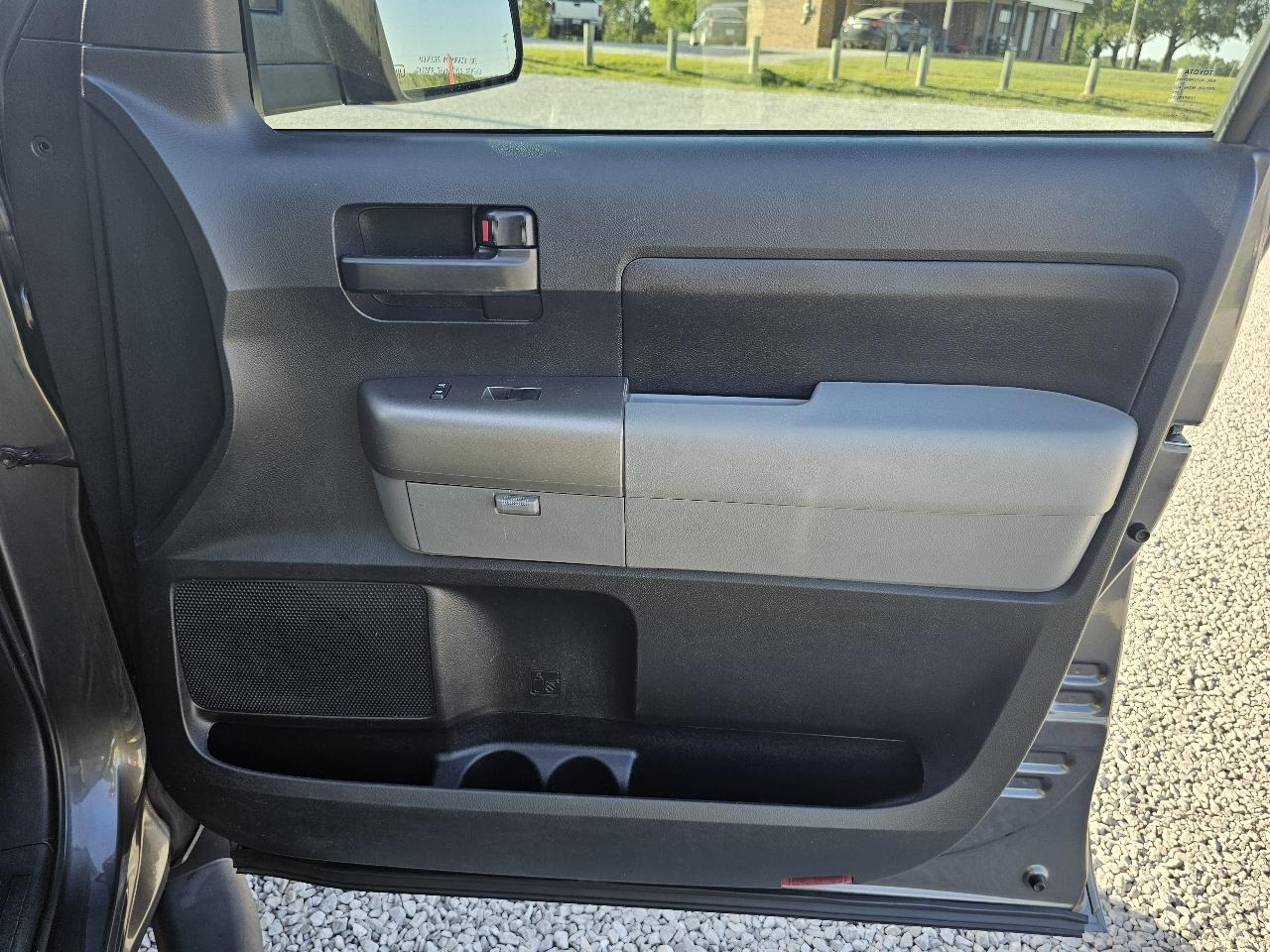 Toyota Tundra SR5 4.6L V8 CrewMax 2WD 2013