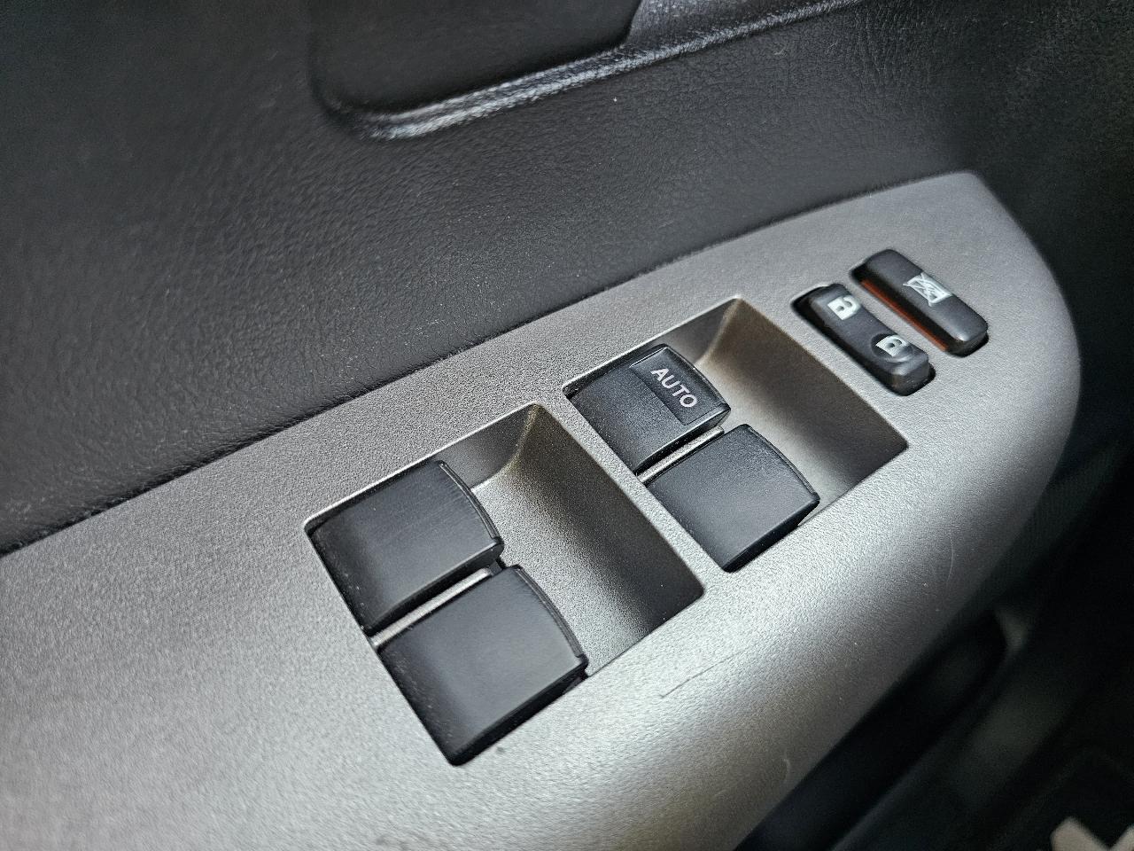 Toyota Tundra SR5 4.6L V8 CrewMax 2WD 2013