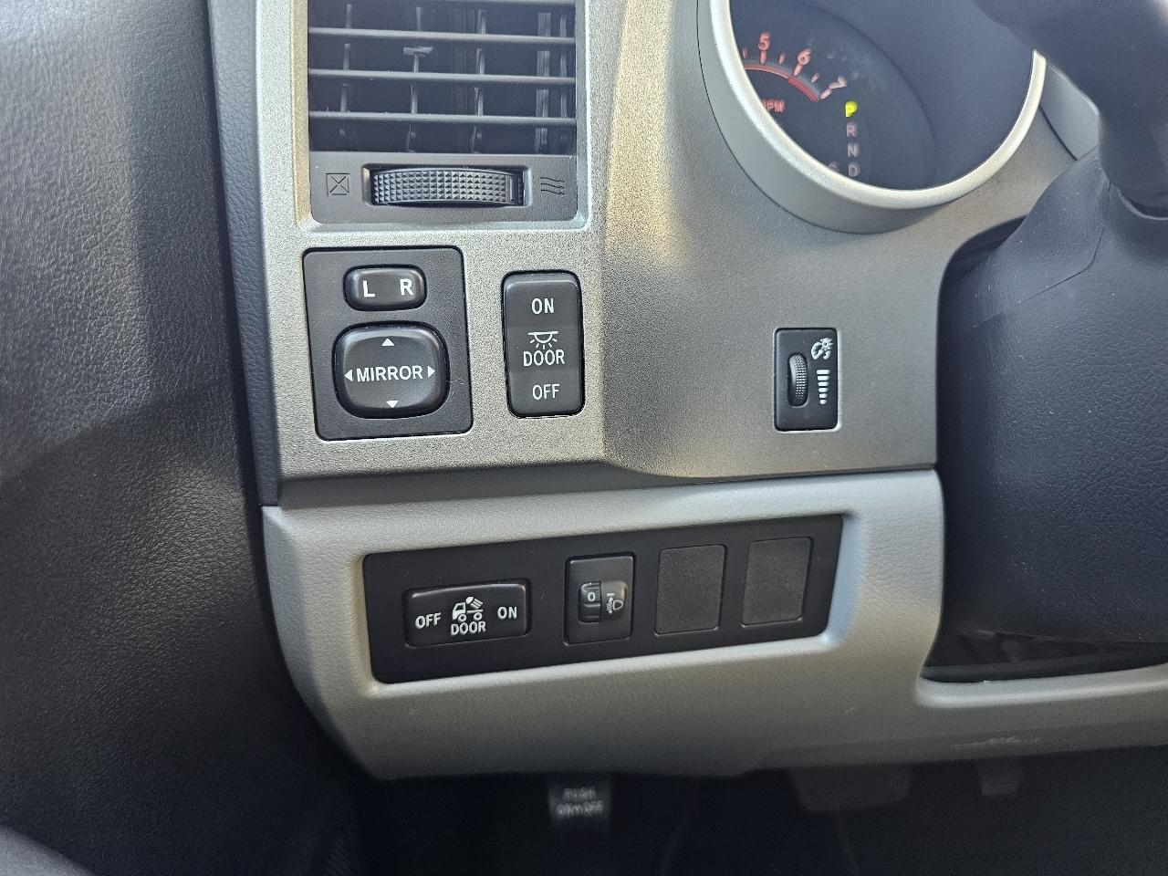 Toyota Tundra SR5 4.6L V8 CrewMax 2WD 2013