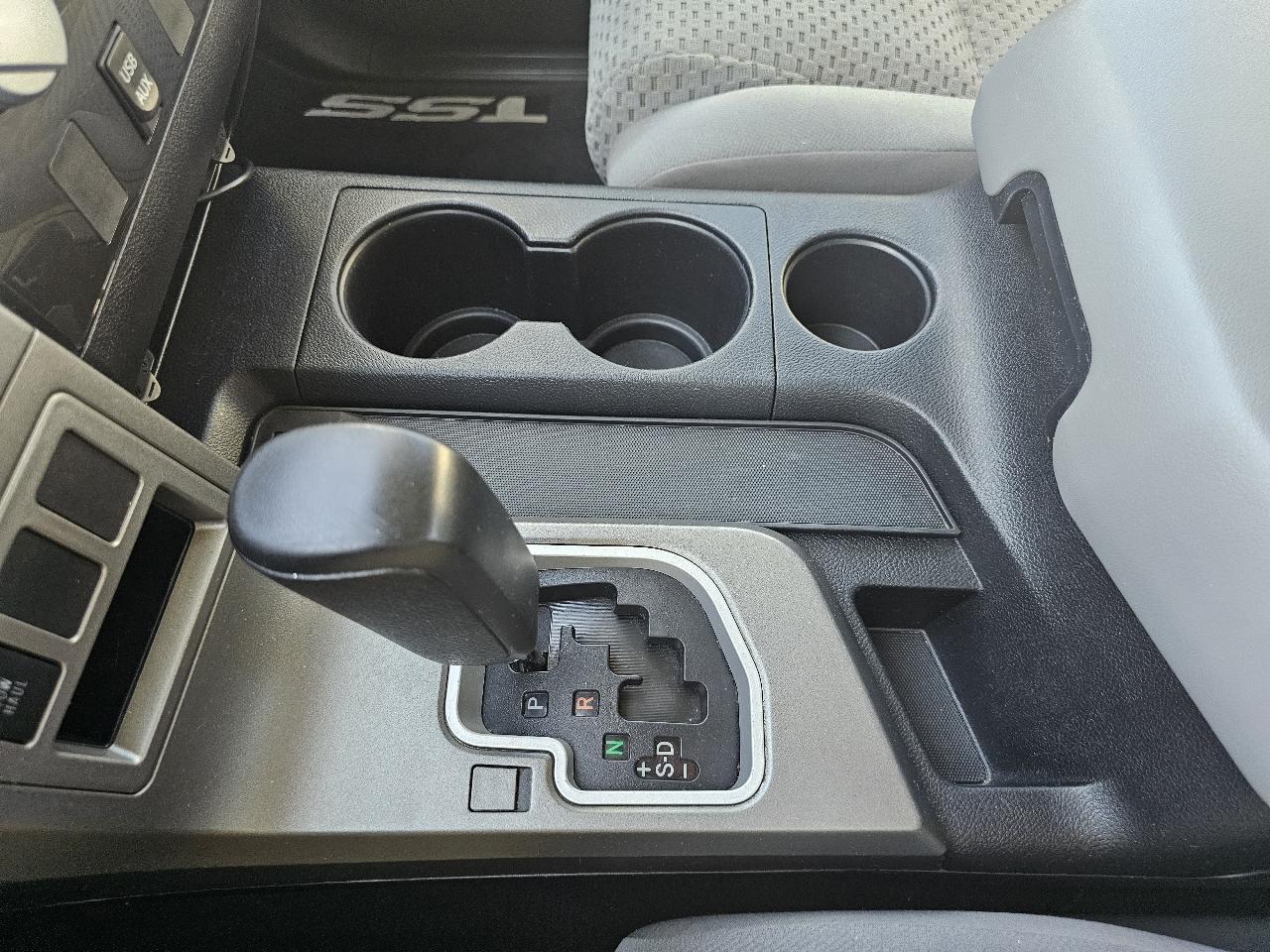 Toyota Tundra SR5 4.6L V8 CrewMax 2WD 2013