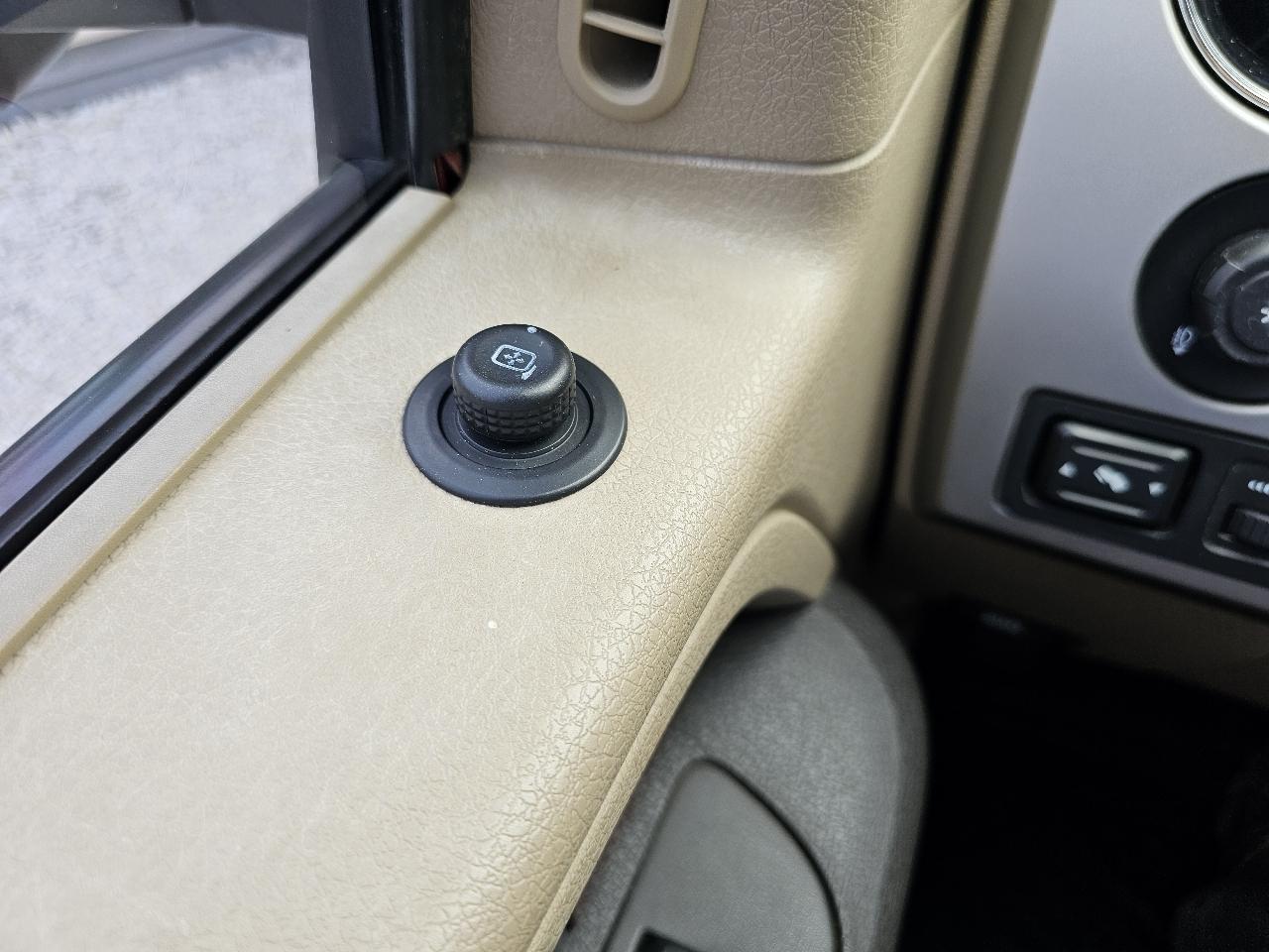 Ford F-150 Lariat SuperCrew 5.5-ft. Bed 4WD 2010