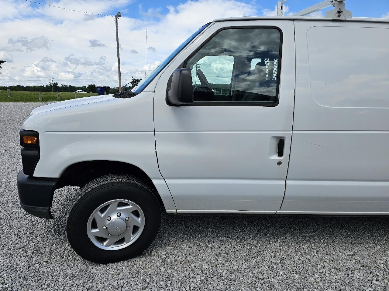 Ford Econoline E-150 2011