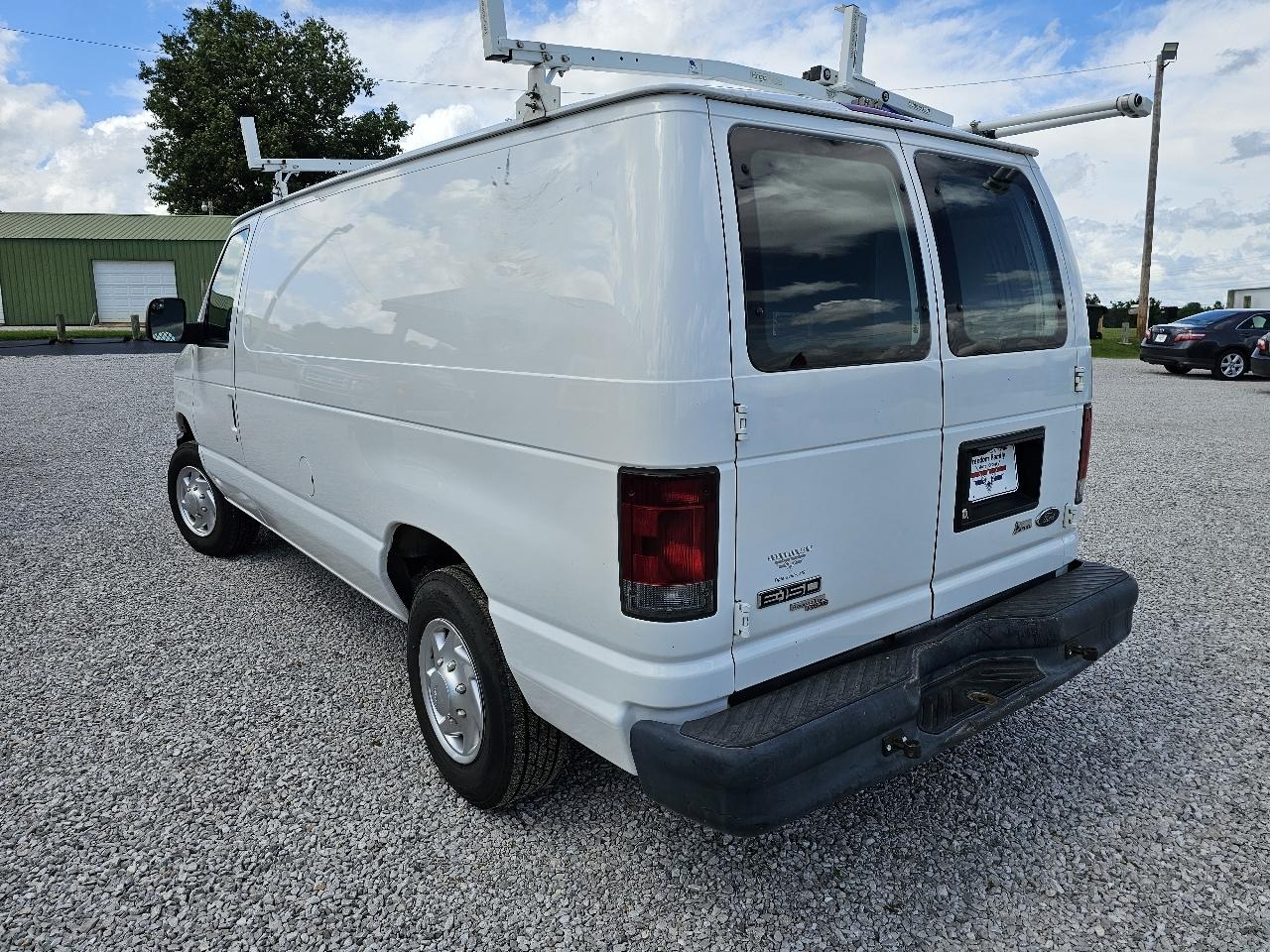 Ford Econoline E-150 2011