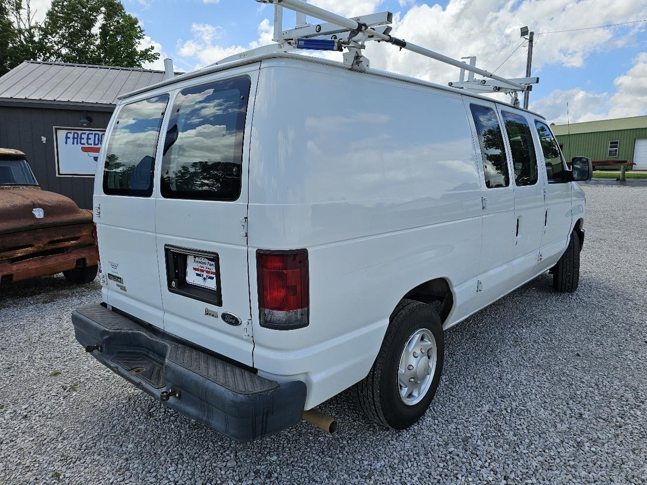Ford Econoline E-150 2011