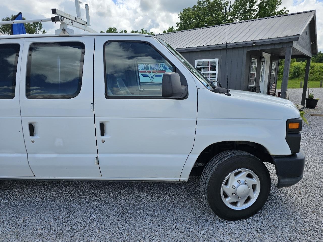 Ford Econoline E-150 2011