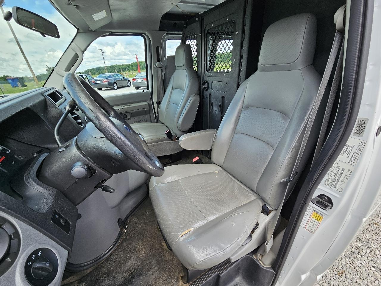 Ford Econoline E-150 2011