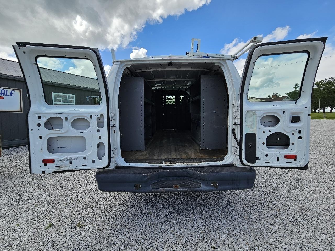 Ford Econoline E-150 2011