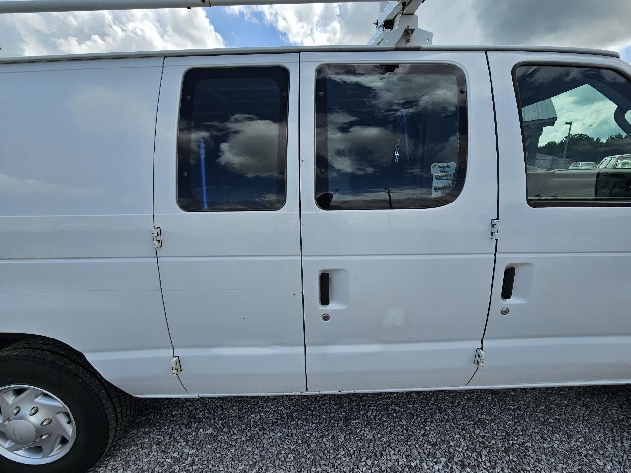 Ford Econoline E-150 2011