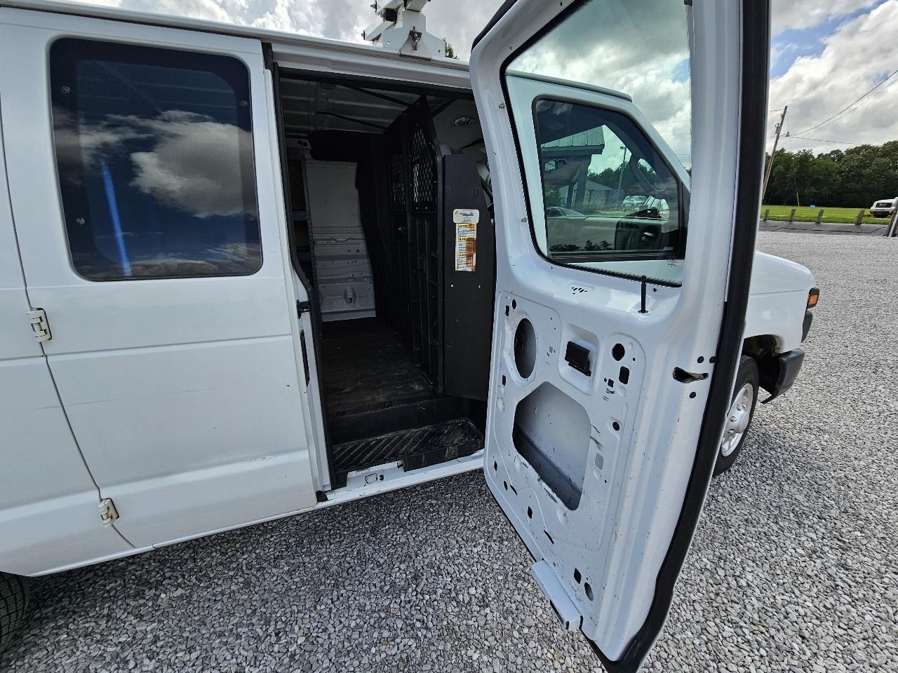 Ford Econoline E-150 2011