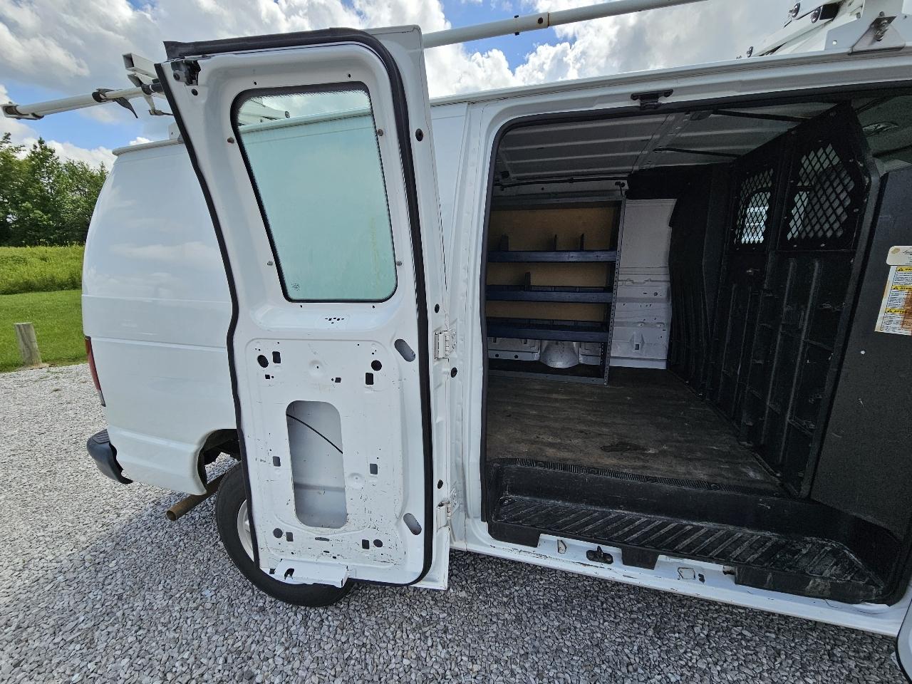 Ford Econoline E-150 2011