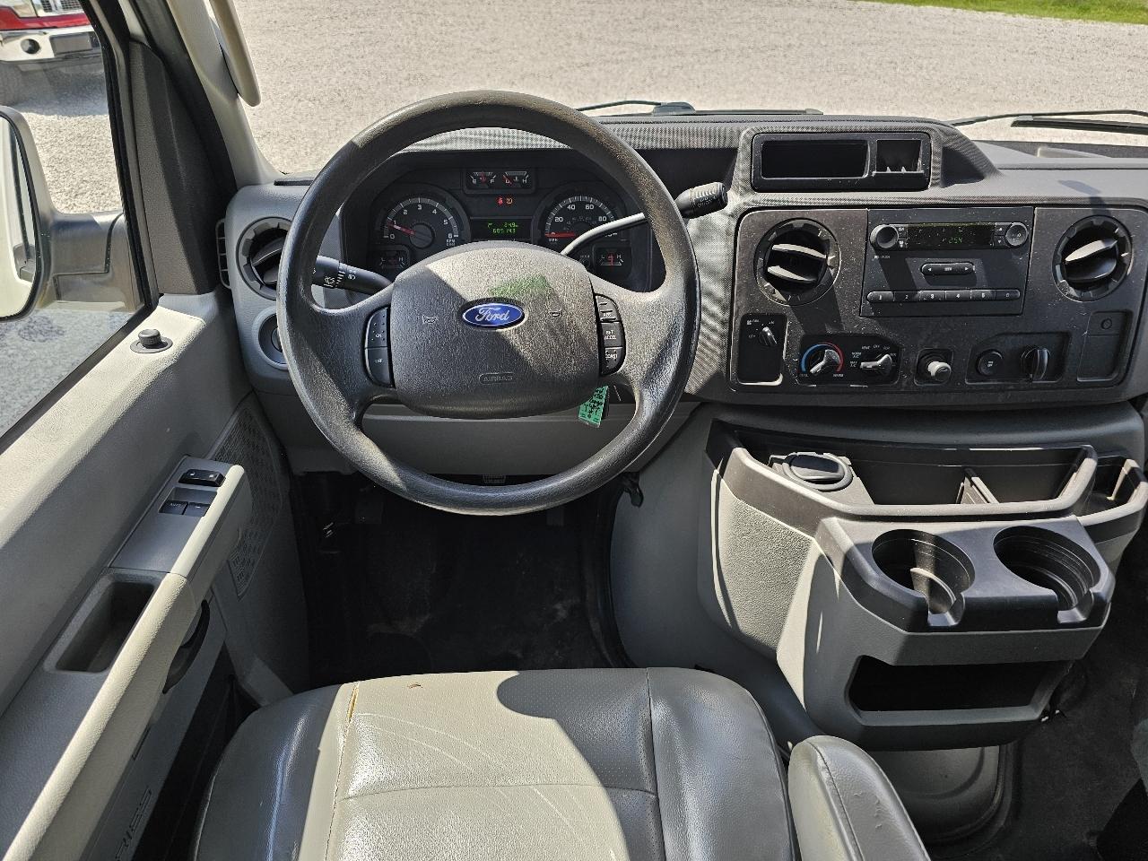 Ford Econoline E-150 2011