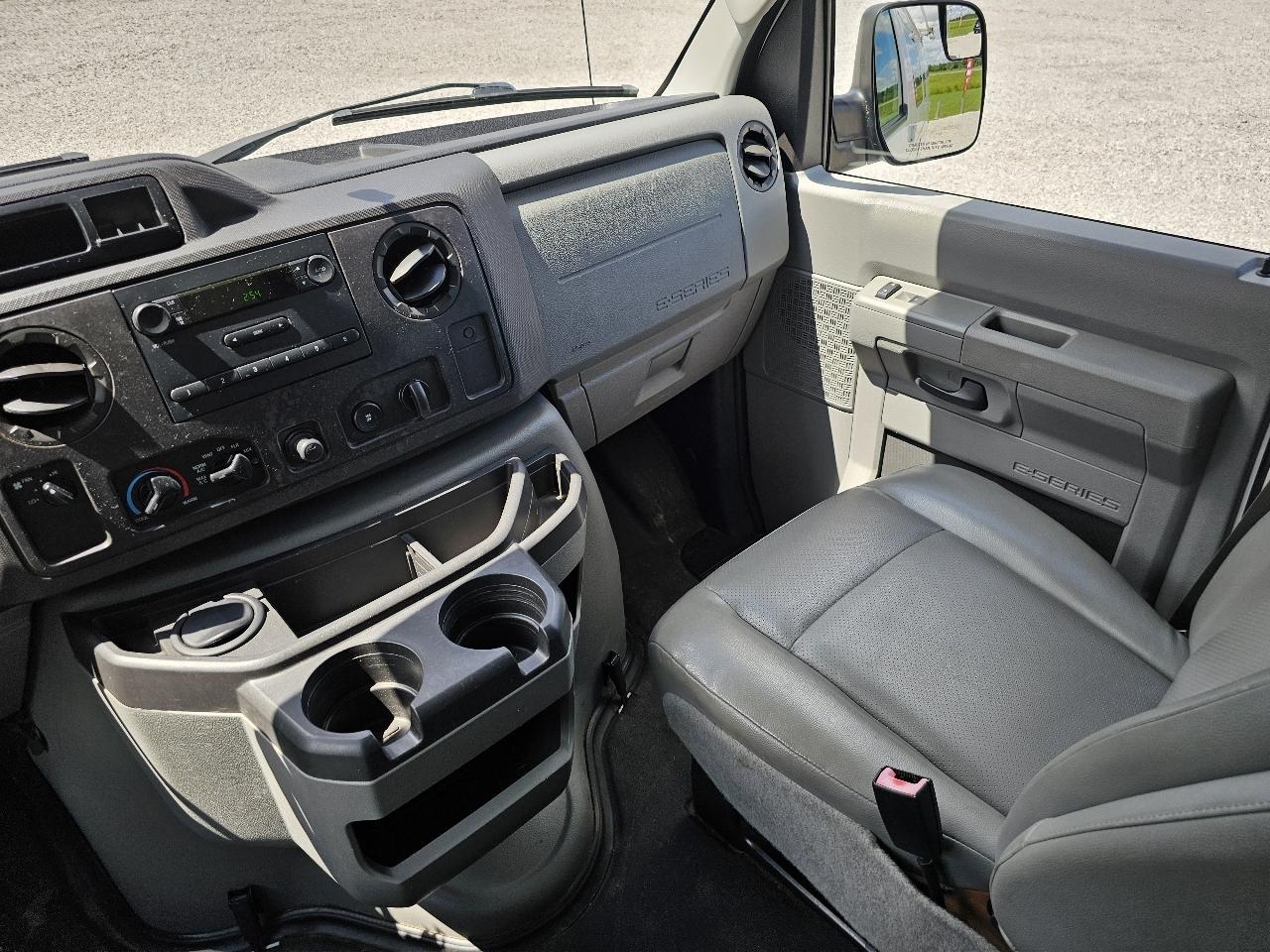 Ford Econoline E-150 2011