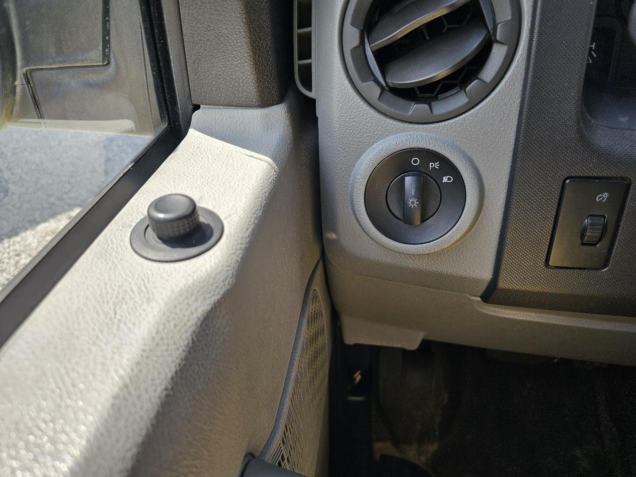 Ford Econoline E-150 2011