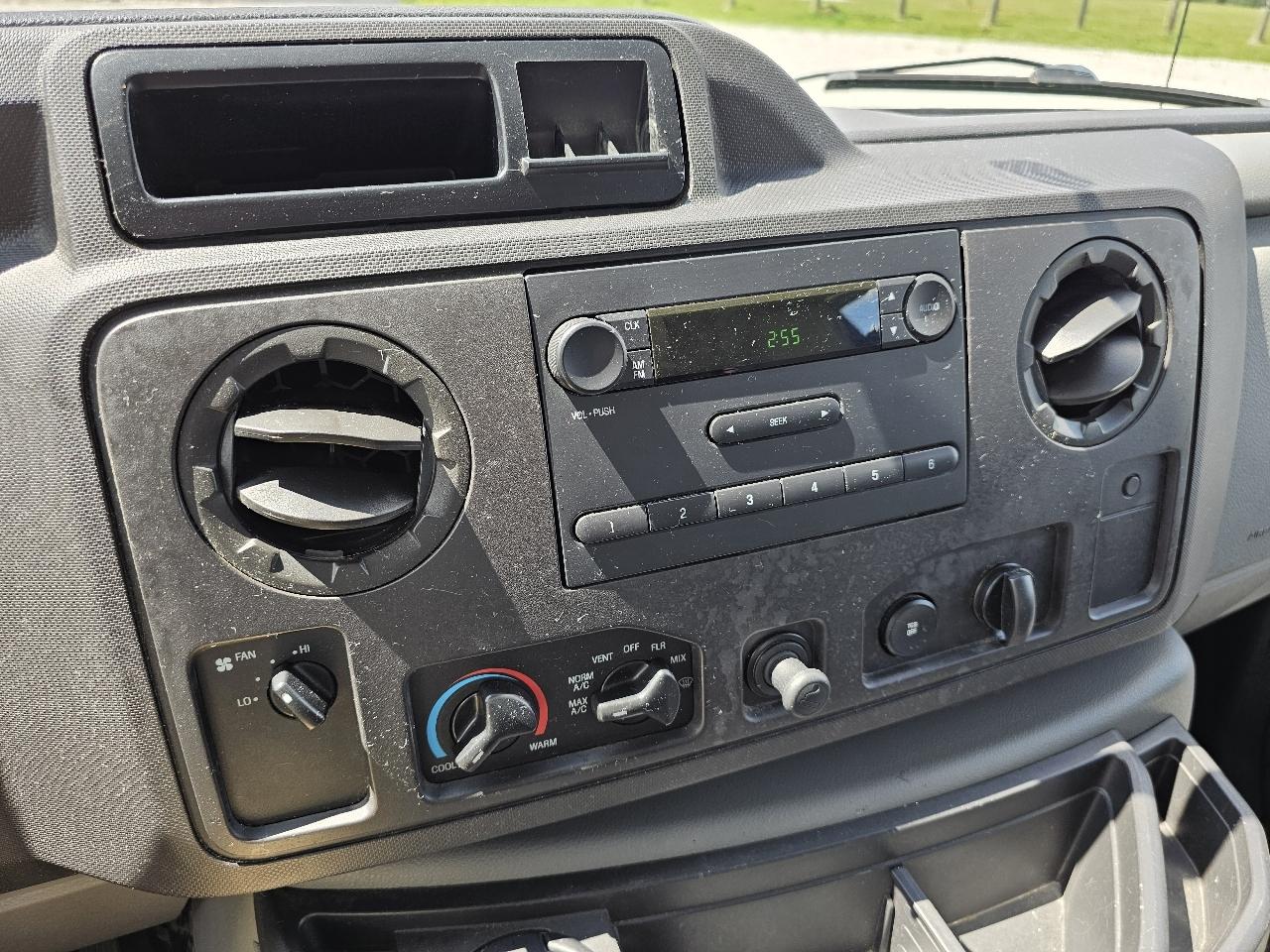 Ford Econoline E-150 2011