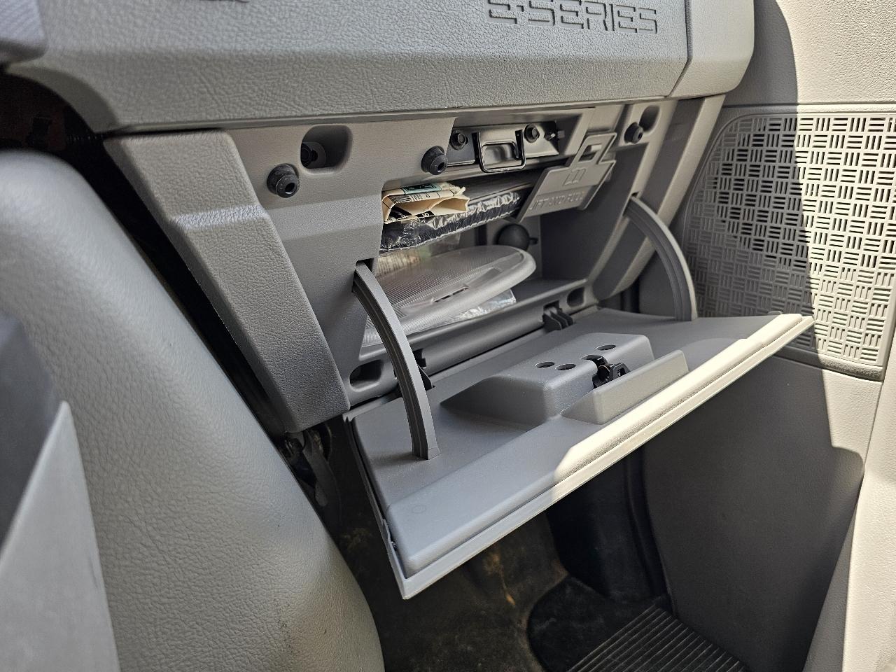 Ford Econoline E-150 2011