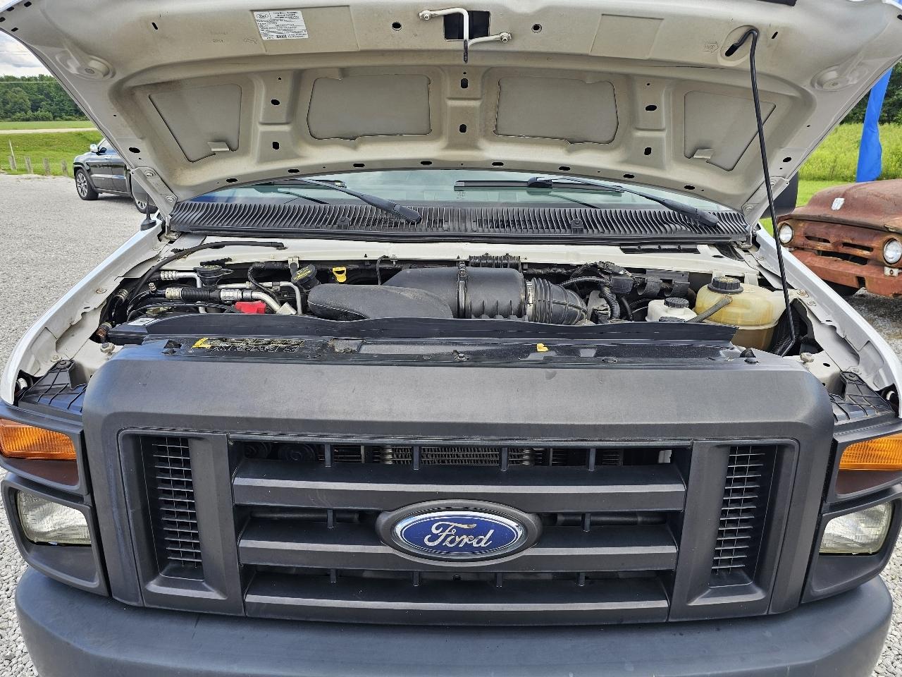 Ford Econoline E-150 2011