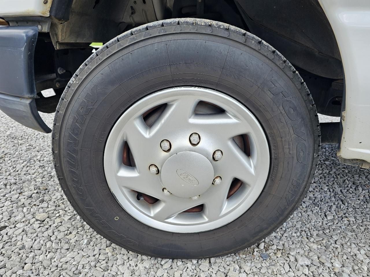 Ford Econoline E-150 2011