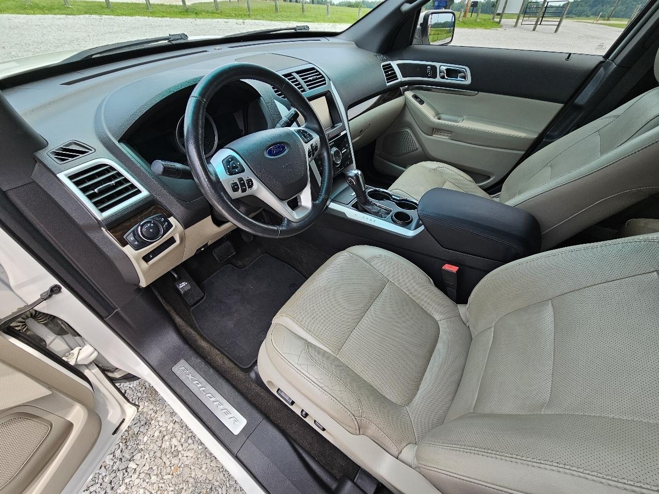 Ford Explorer Limited FWD 2015