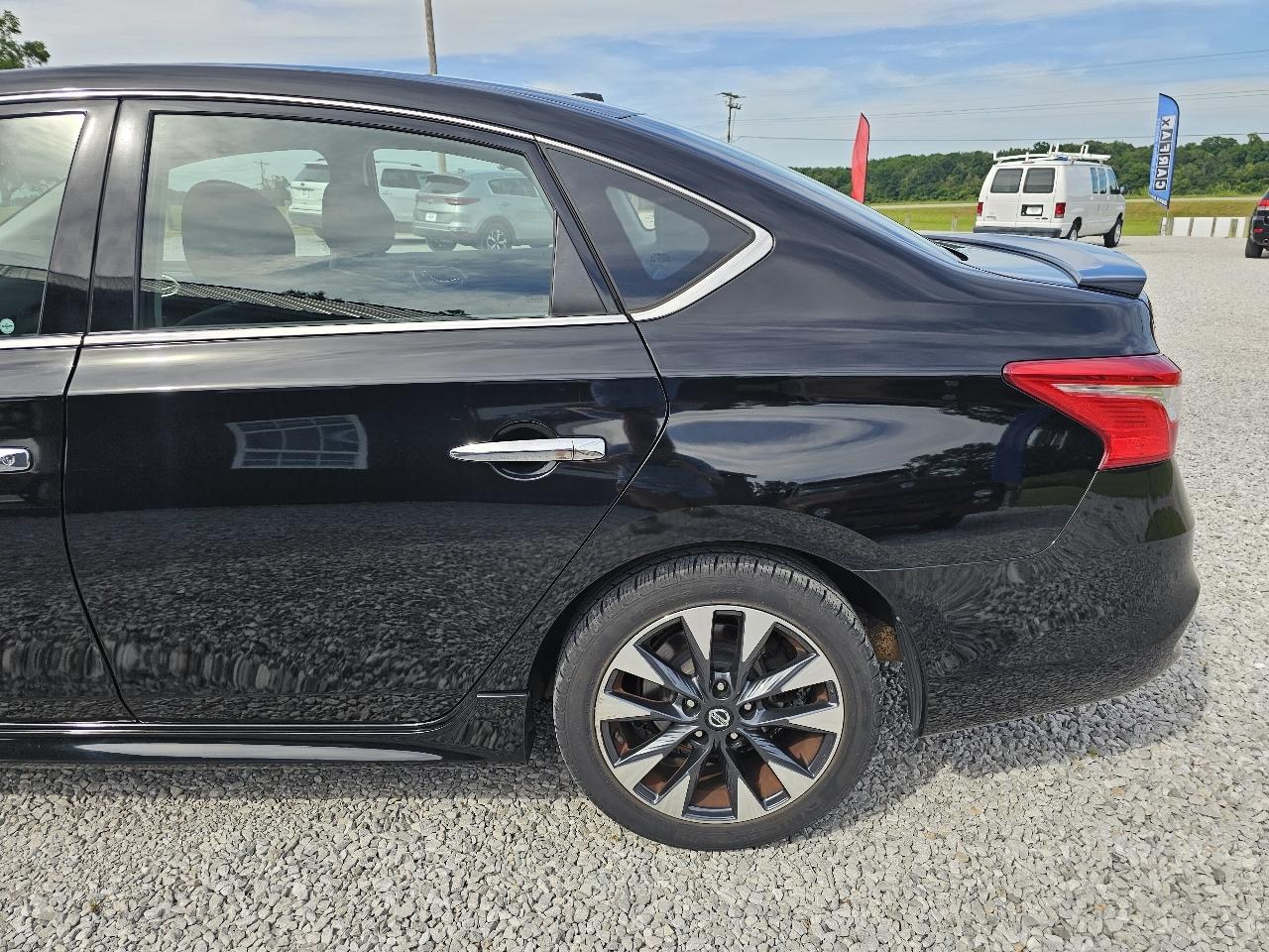 Nissan Sentra SR 4D Sedan 2019