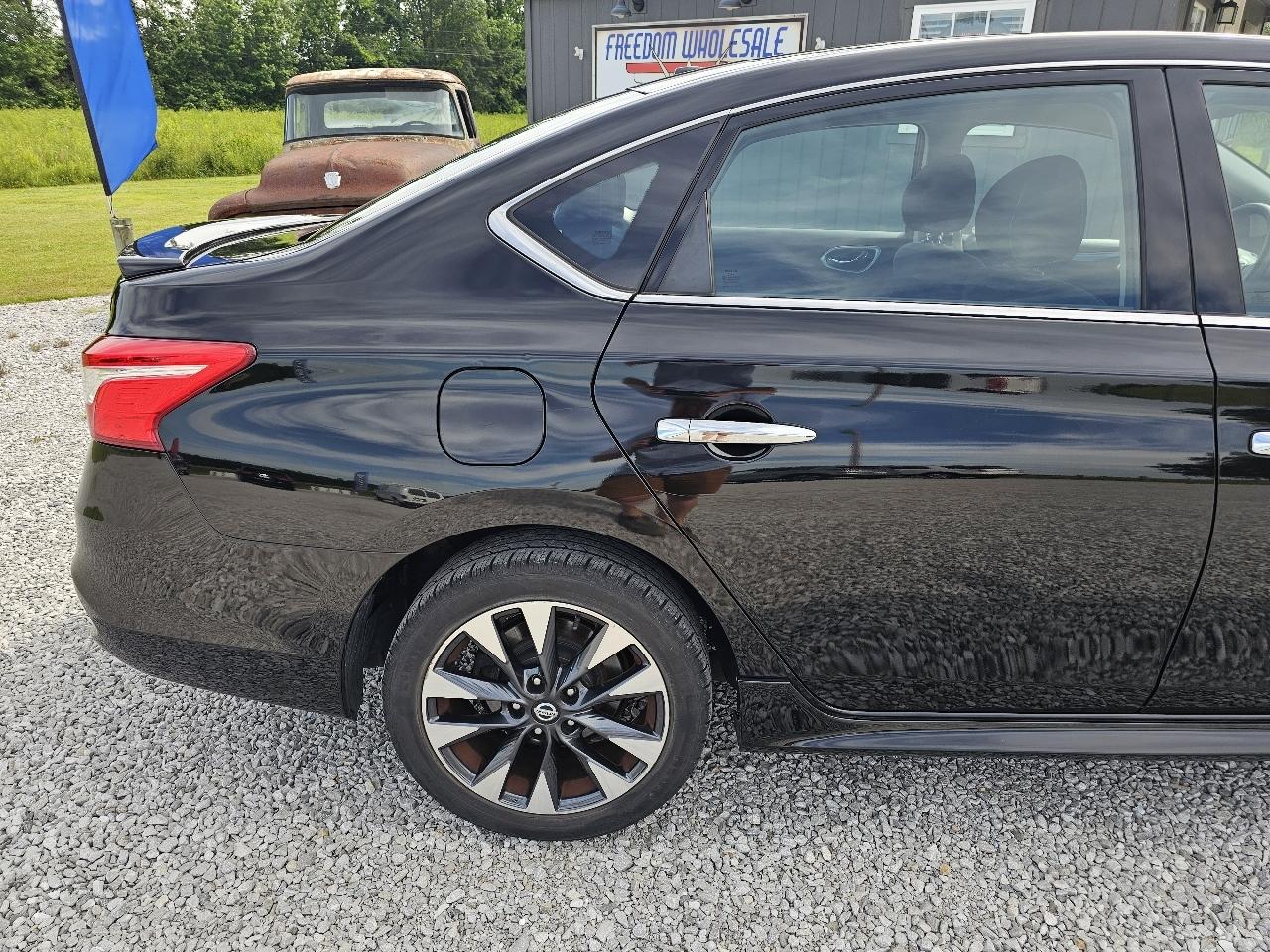 Nissan Sentra SR 4D Sedan 2019