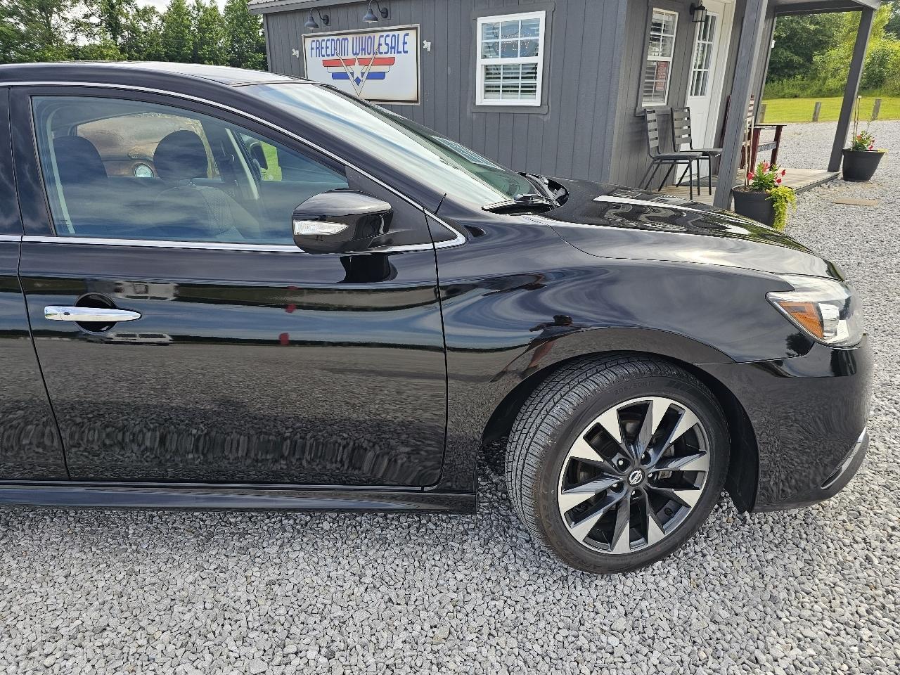 Nissan Sentra SR 4D Sedan 2019